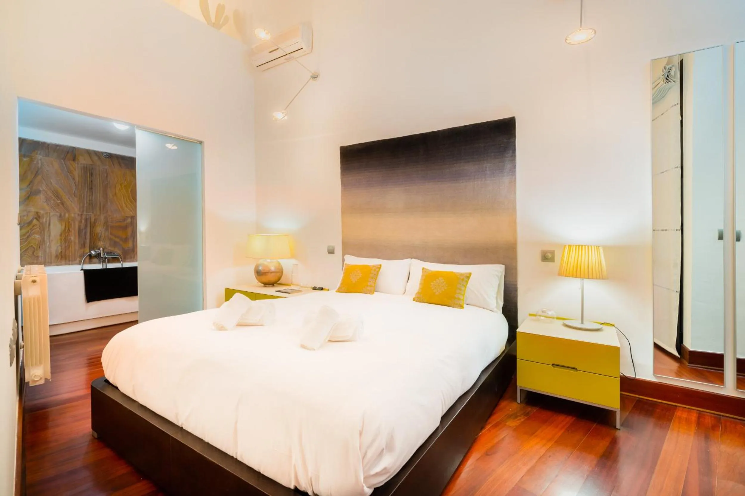Stylish loft duplex - Alameda