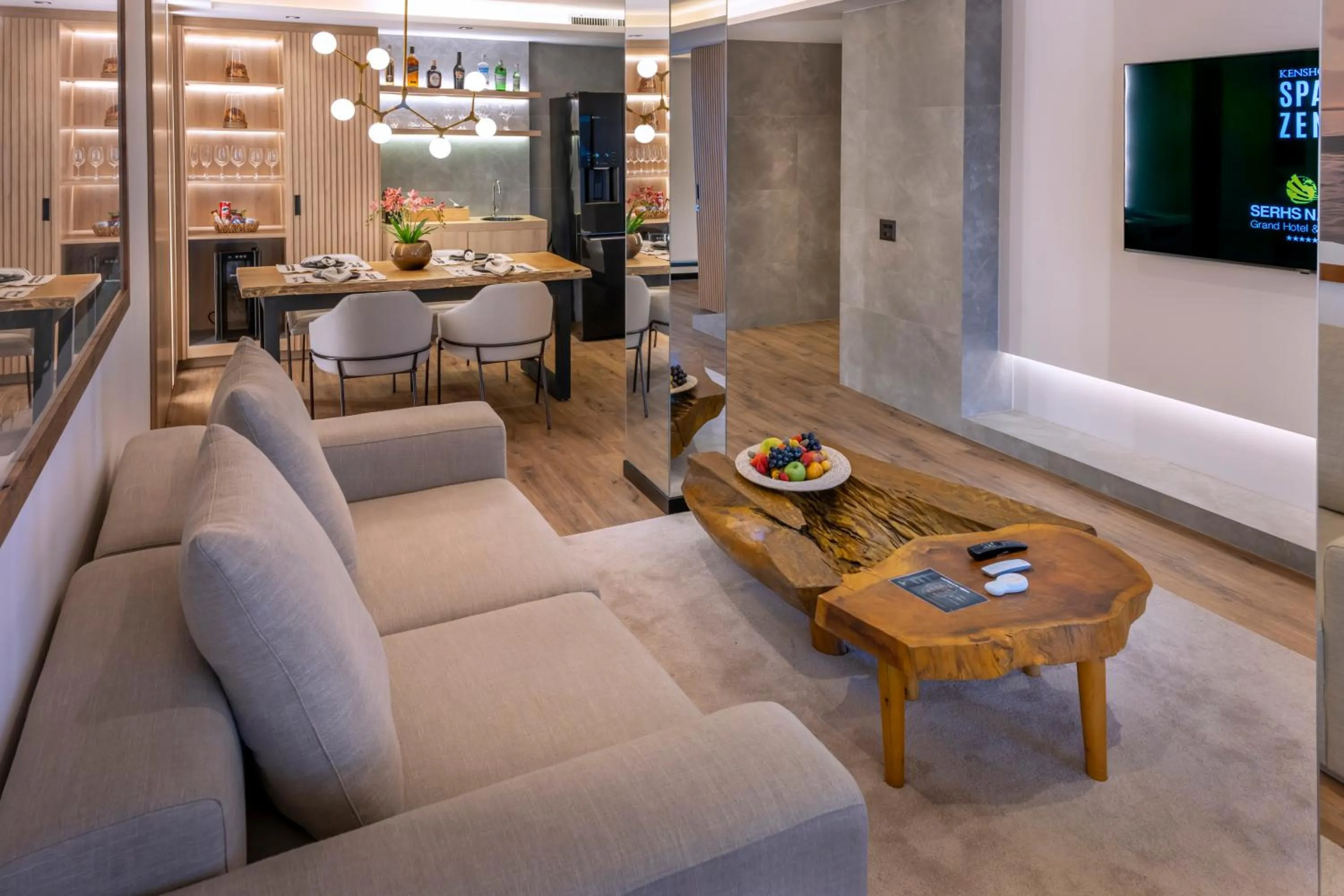 Living room in SERHS Experience Suítes