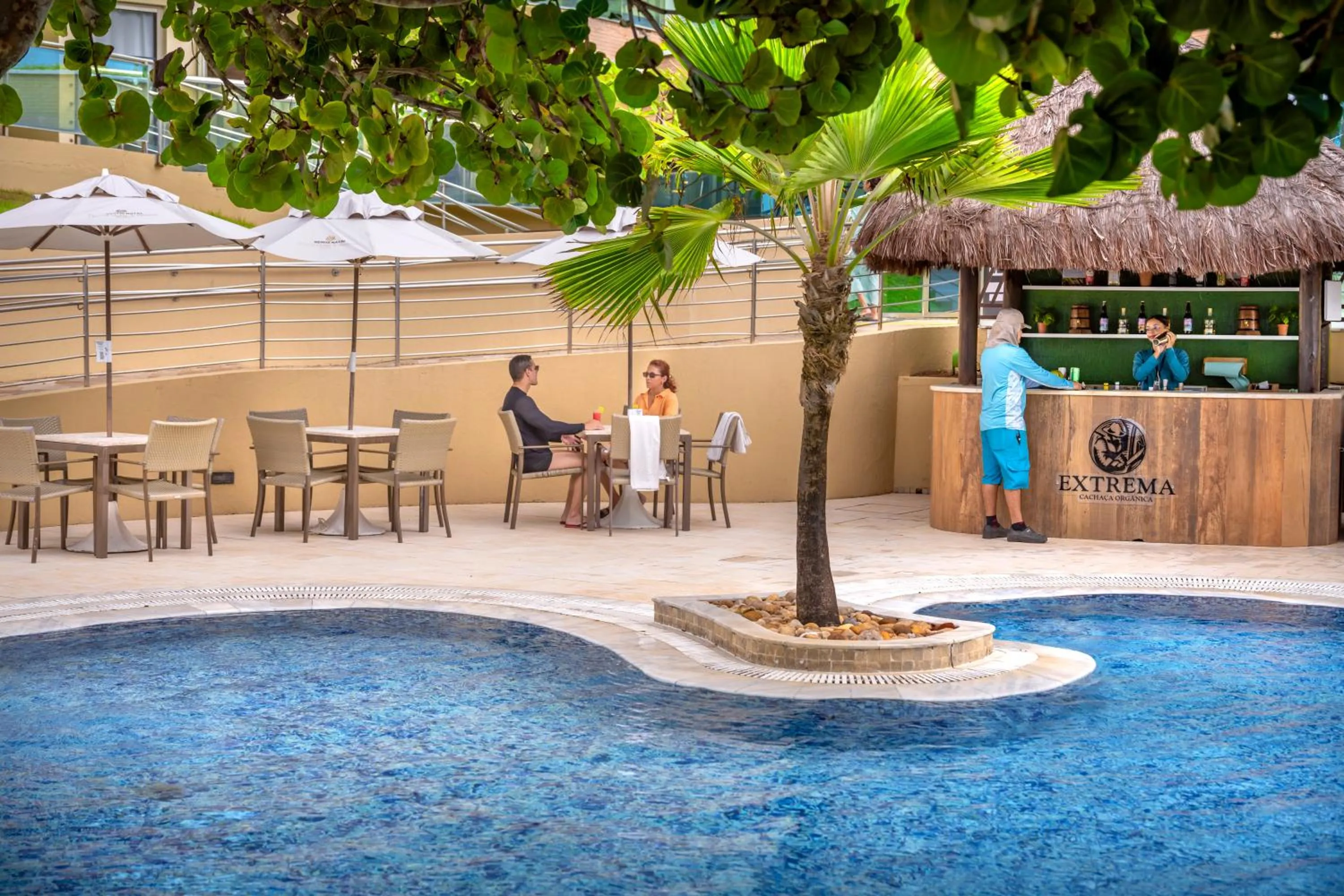 Restaurant/places to eat in SERHS Experience Suítes