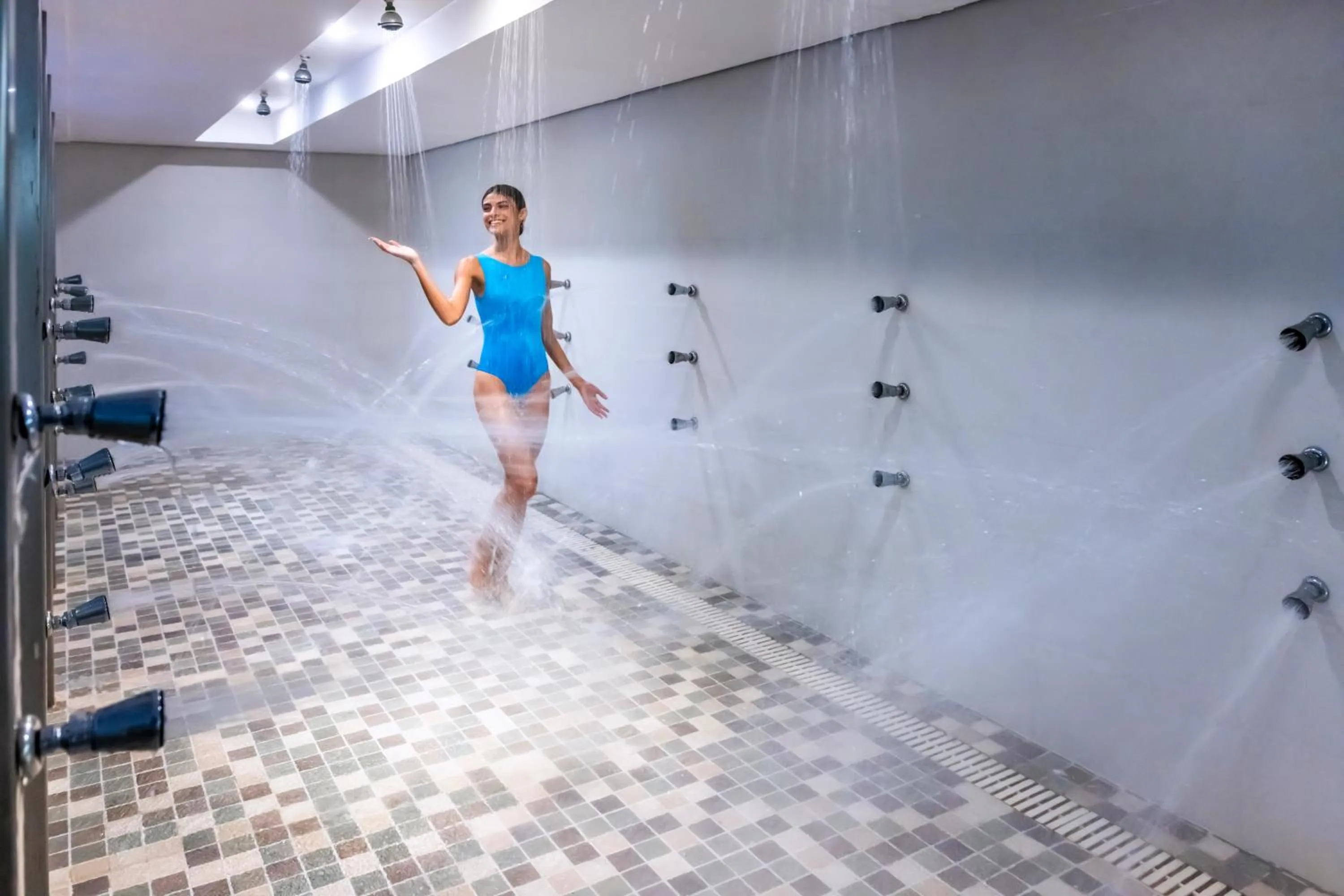 Shower in SERHS Experience Suítes