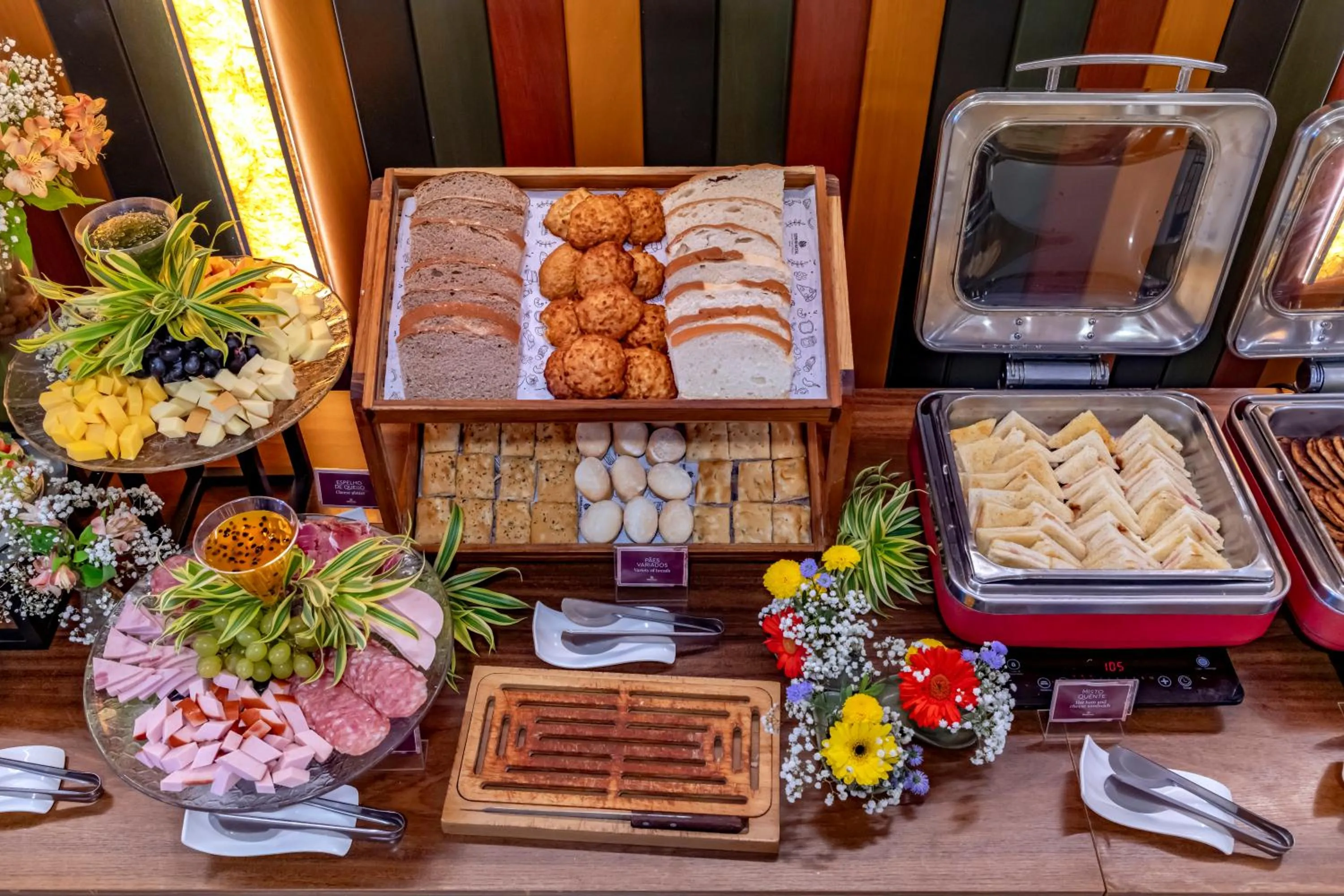 Food in SERHS Experience Suítes