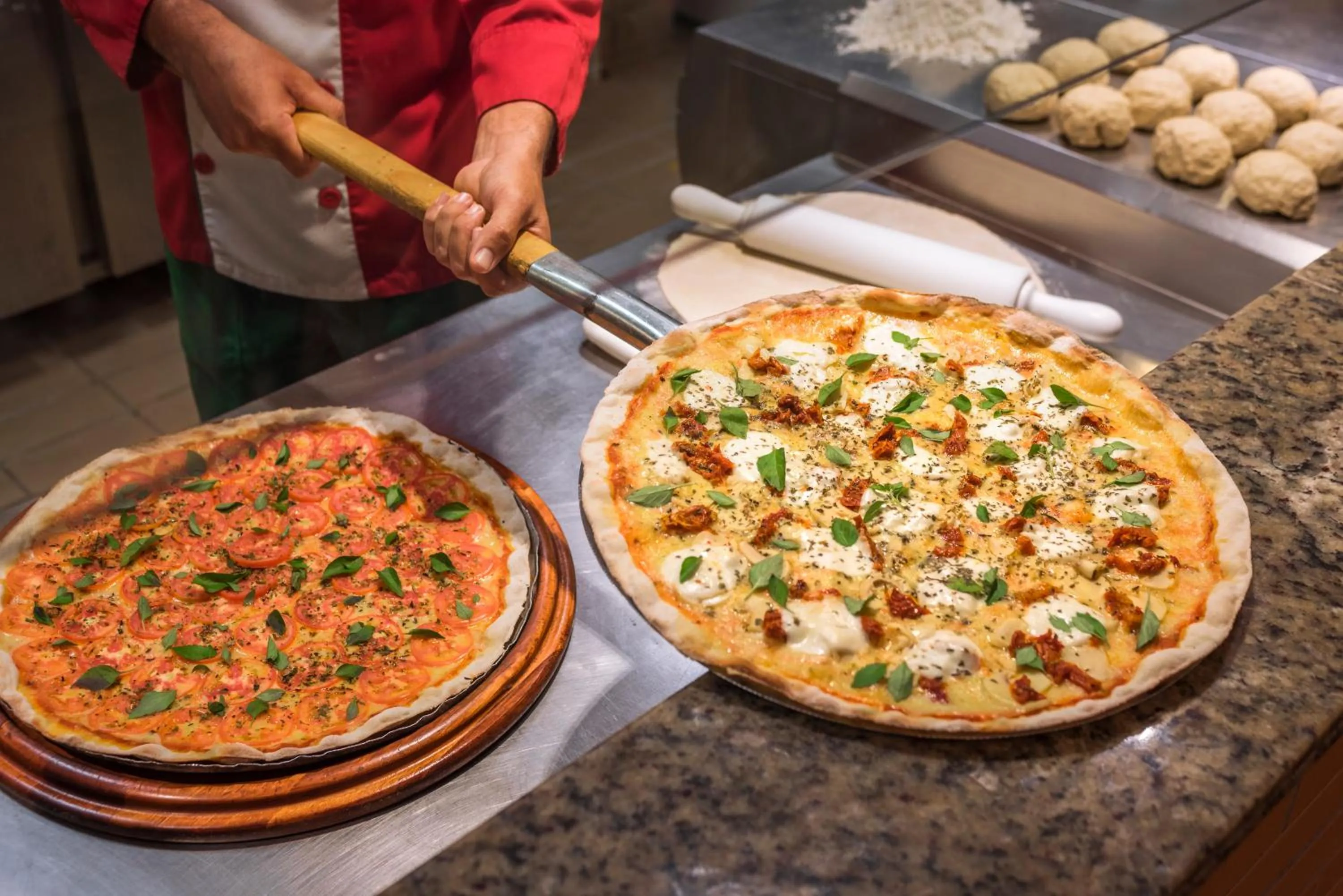 Restaurant/places to eat in SERHS Experience Suítes