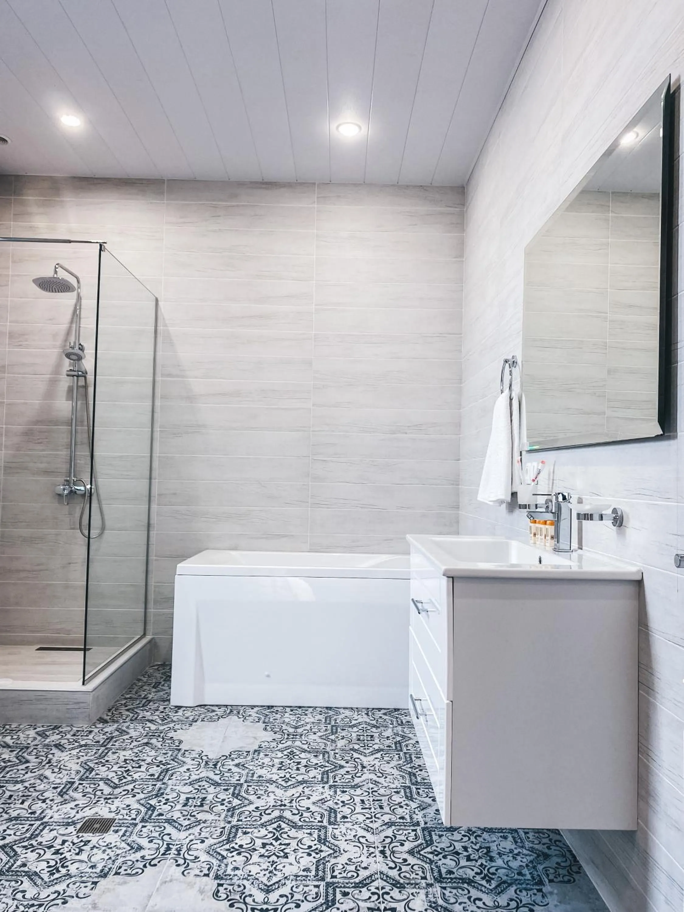 Shower in Aspar Boutique Hotel