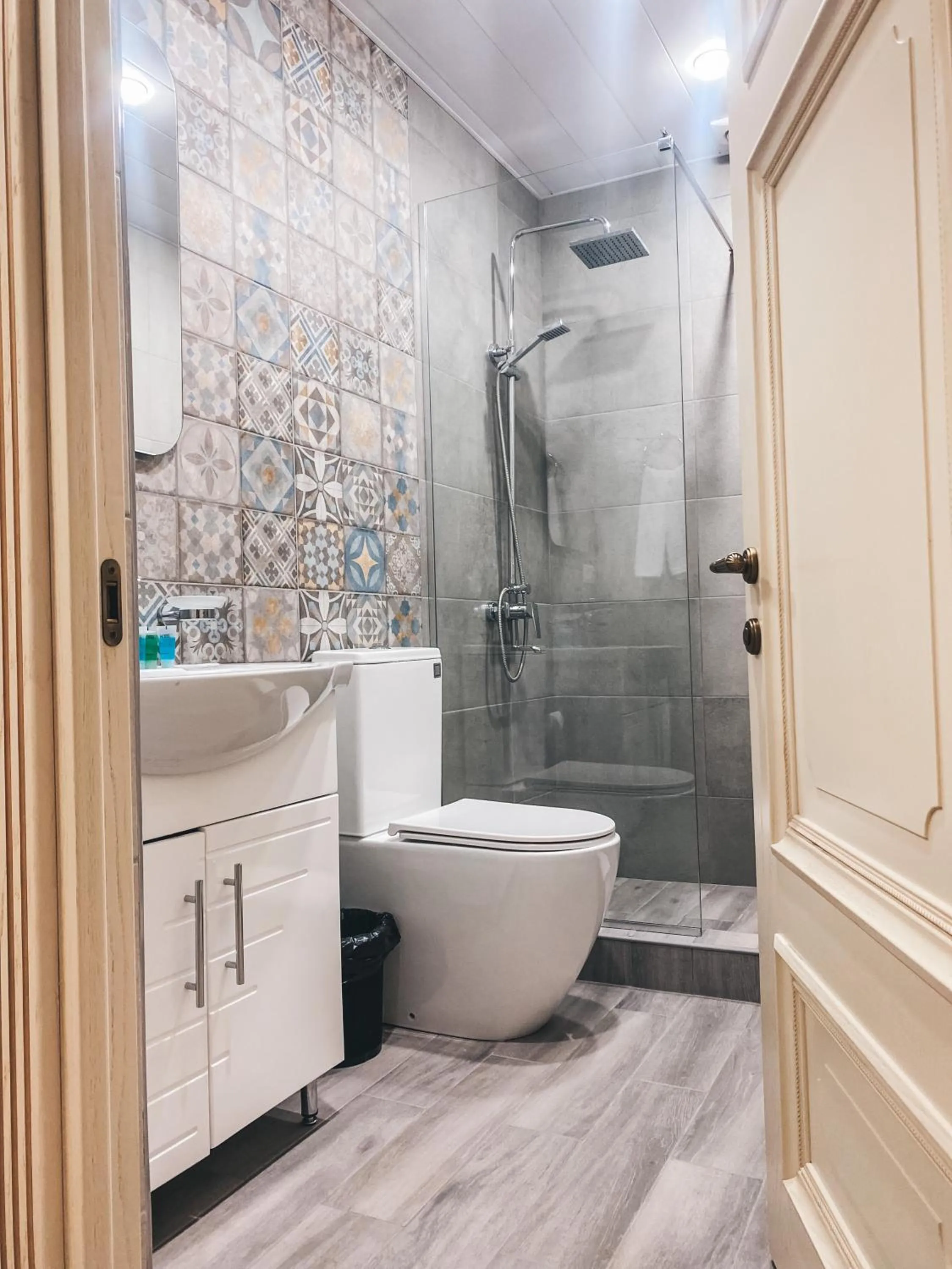 Shower in Aspar Boutique Hotel