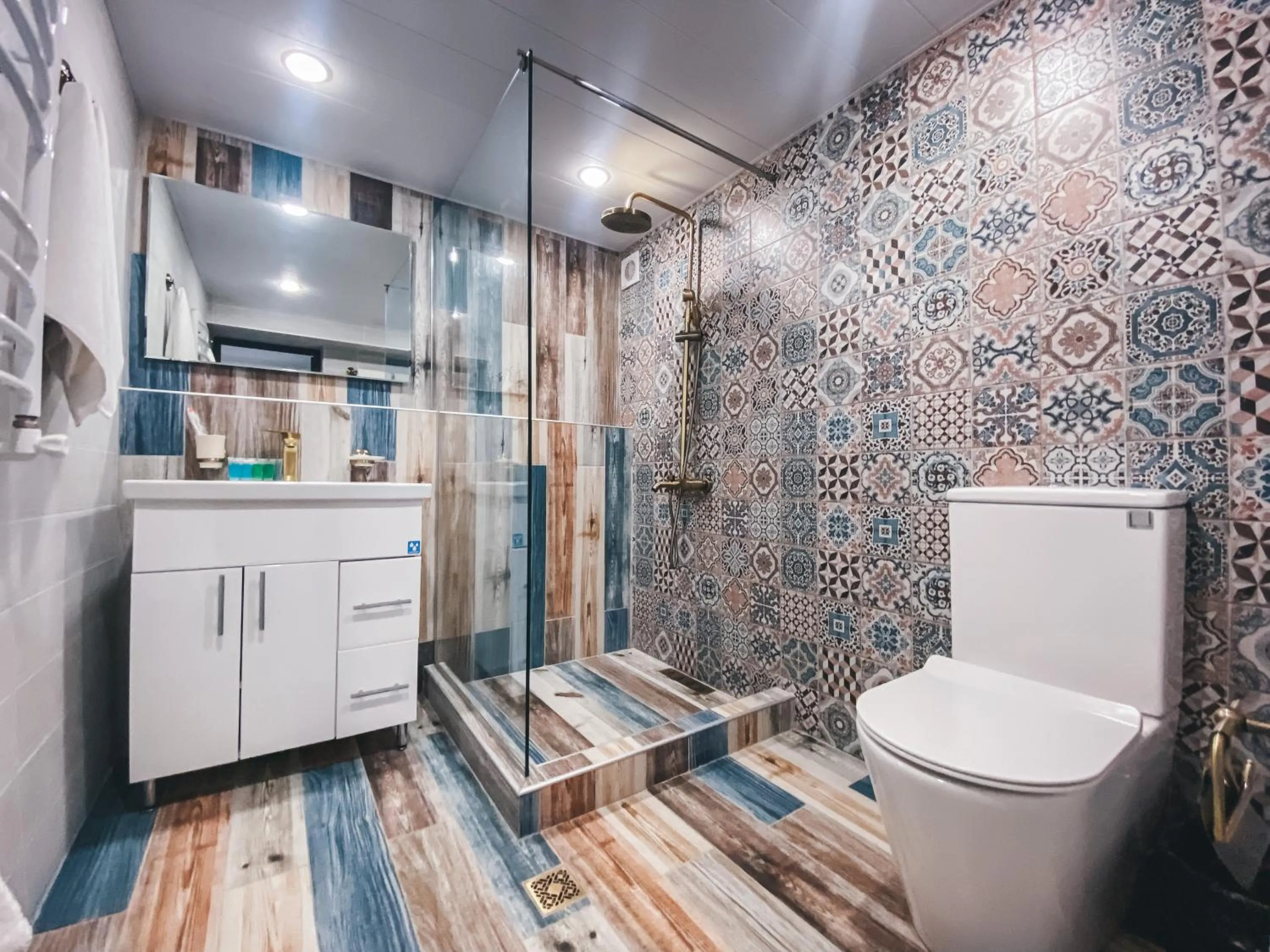 Shower in Aspar Boutique Hotel