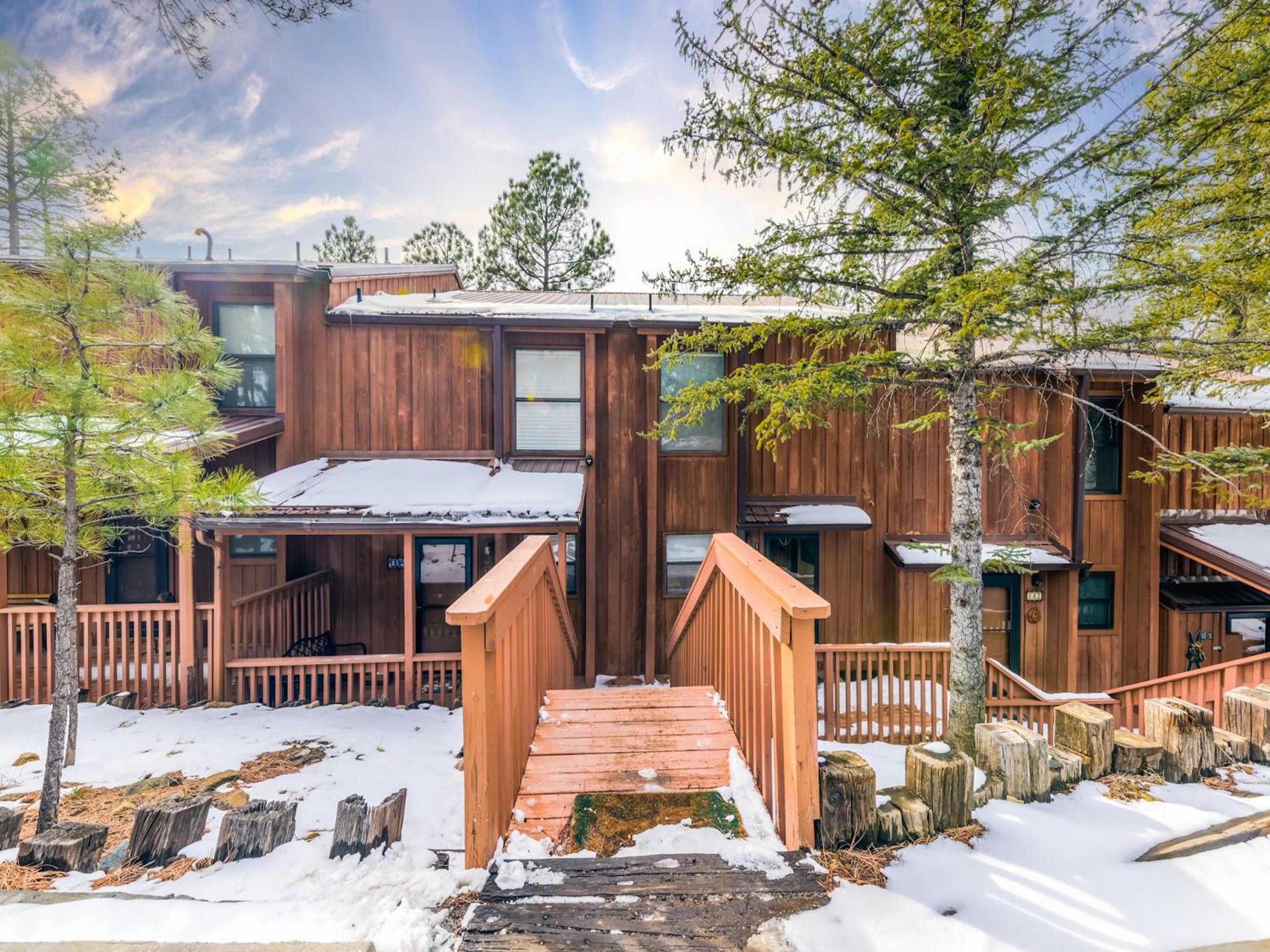 Property building in Whispering Bluff #103