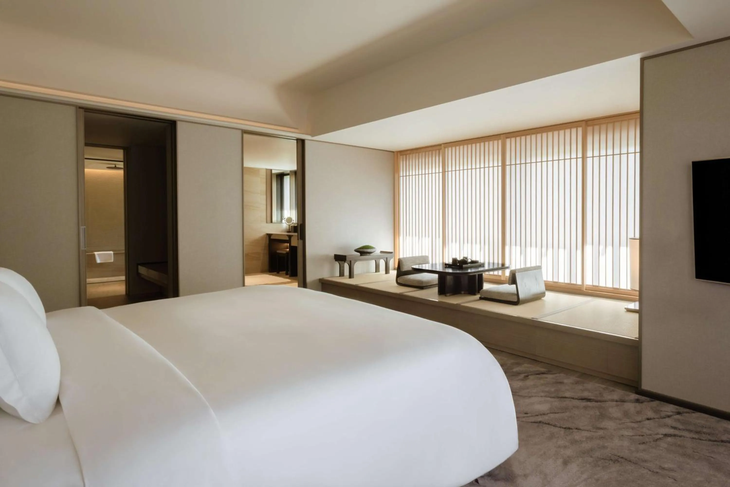 Photo of the whole room, Bed in Dusit Thani Kyoto