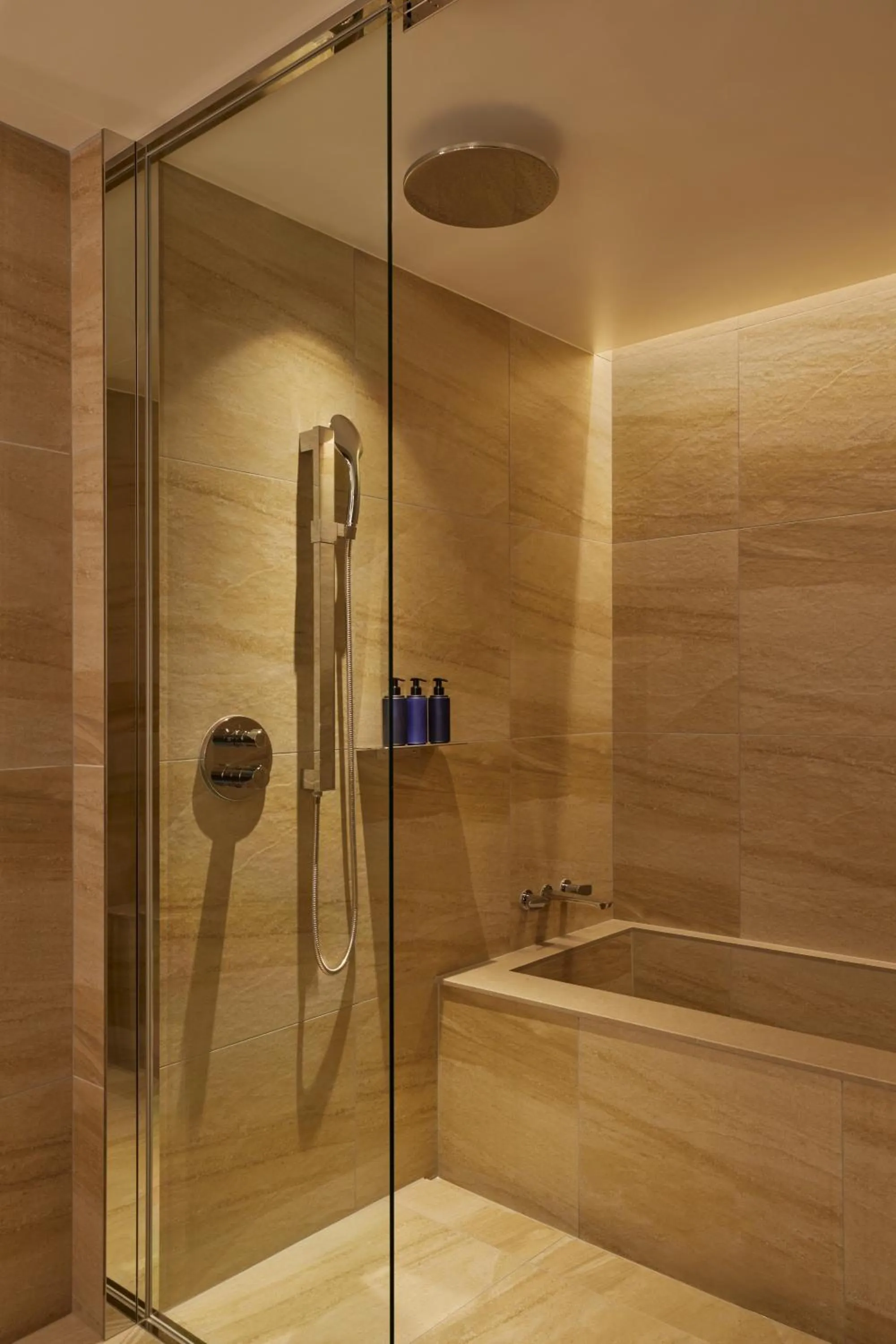 Shower in Dusit Thani Kyoto