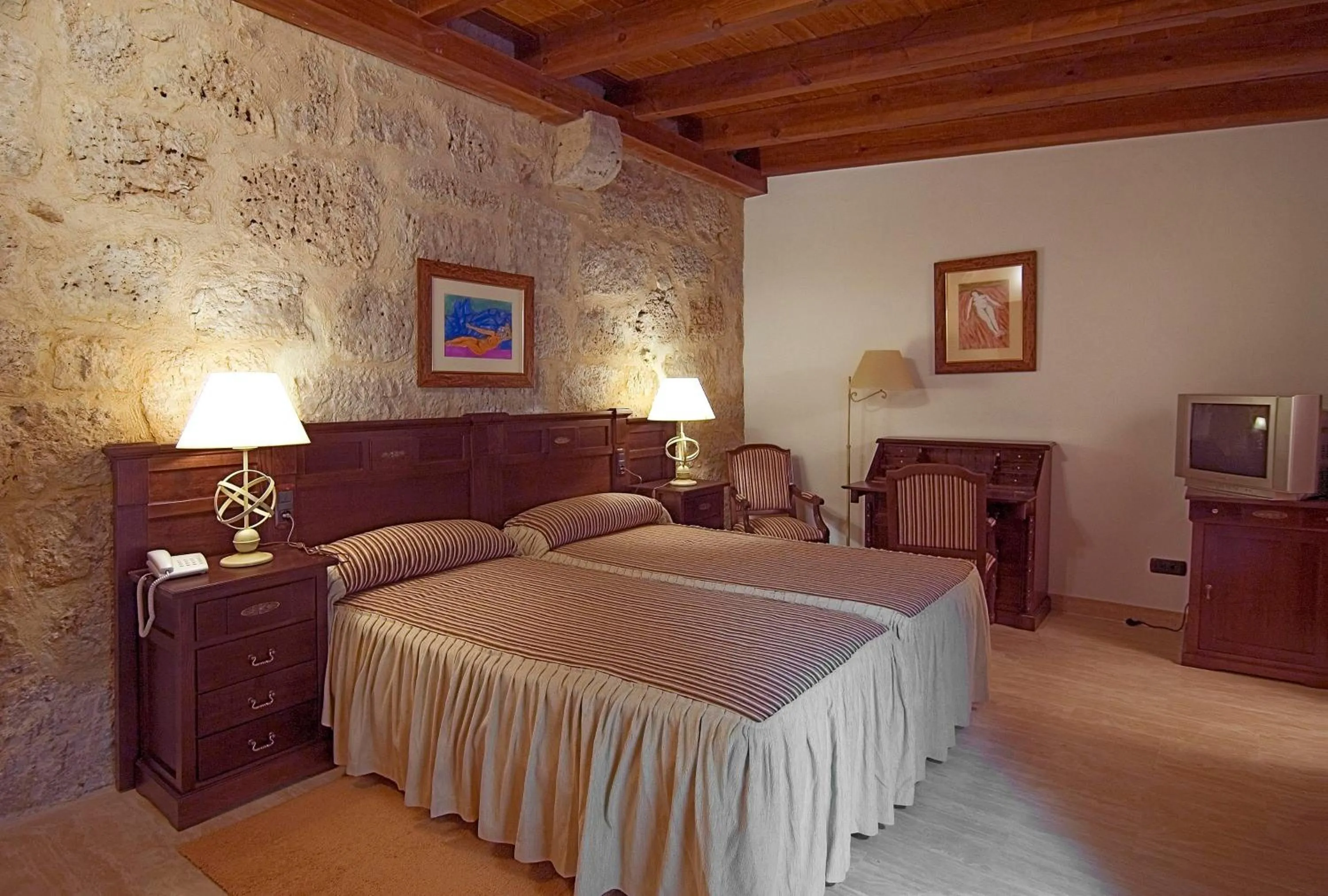 Bedroom, Bed in Señorio de Olmillos