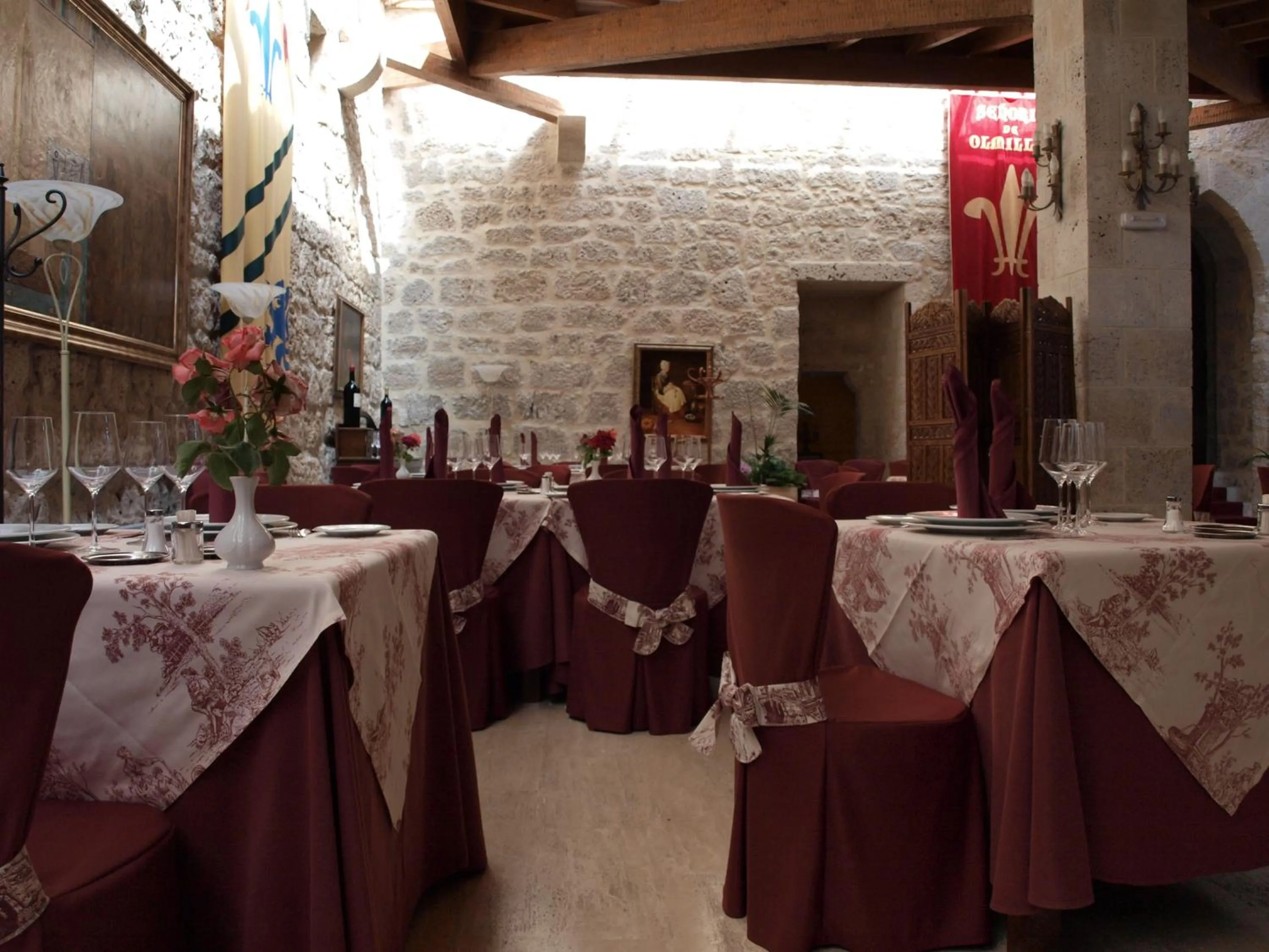 Restaurant/places to eat in Señorio de Olmillos