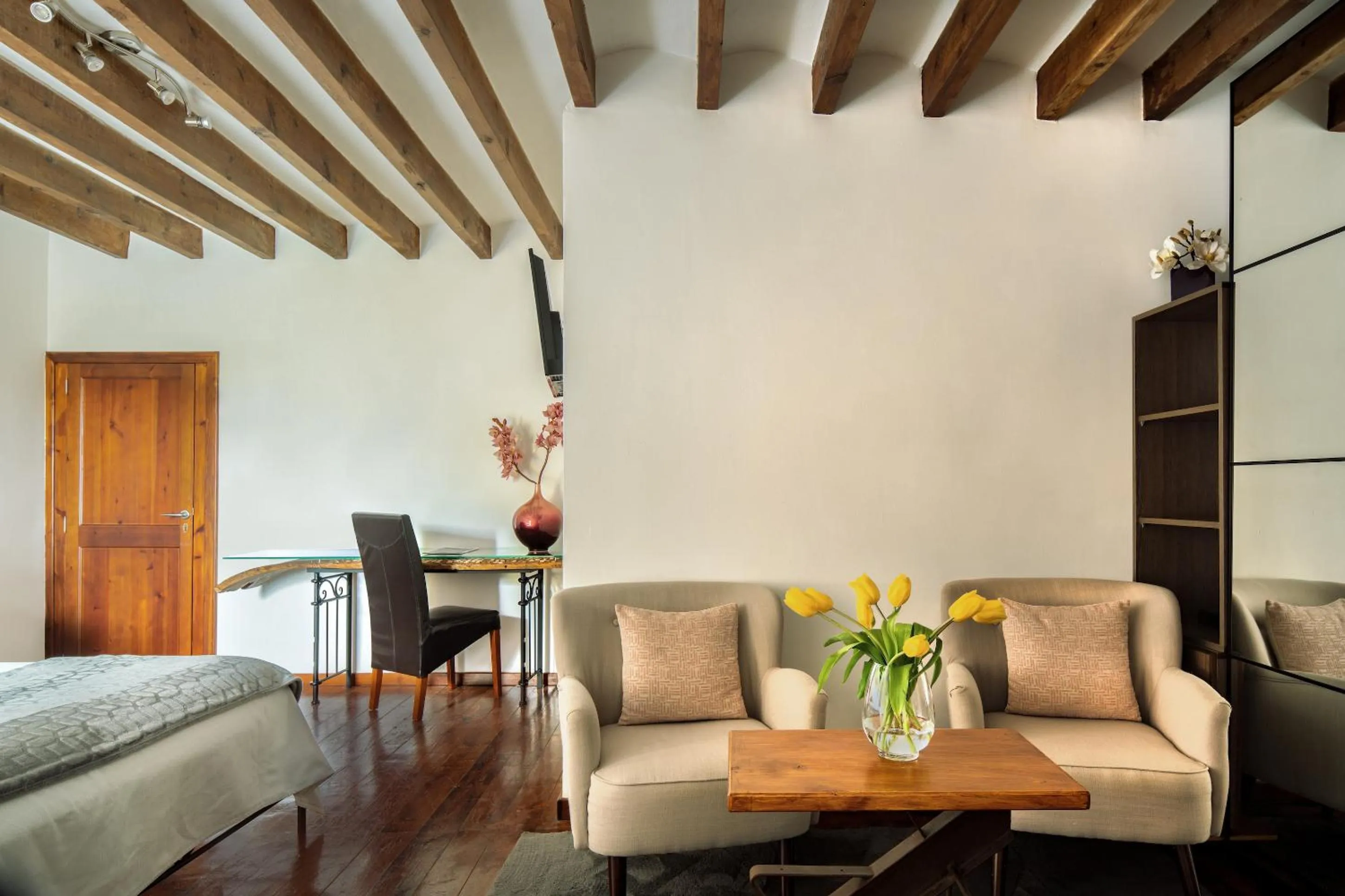 Other, Bed in Can Joan Capo - Adults Only