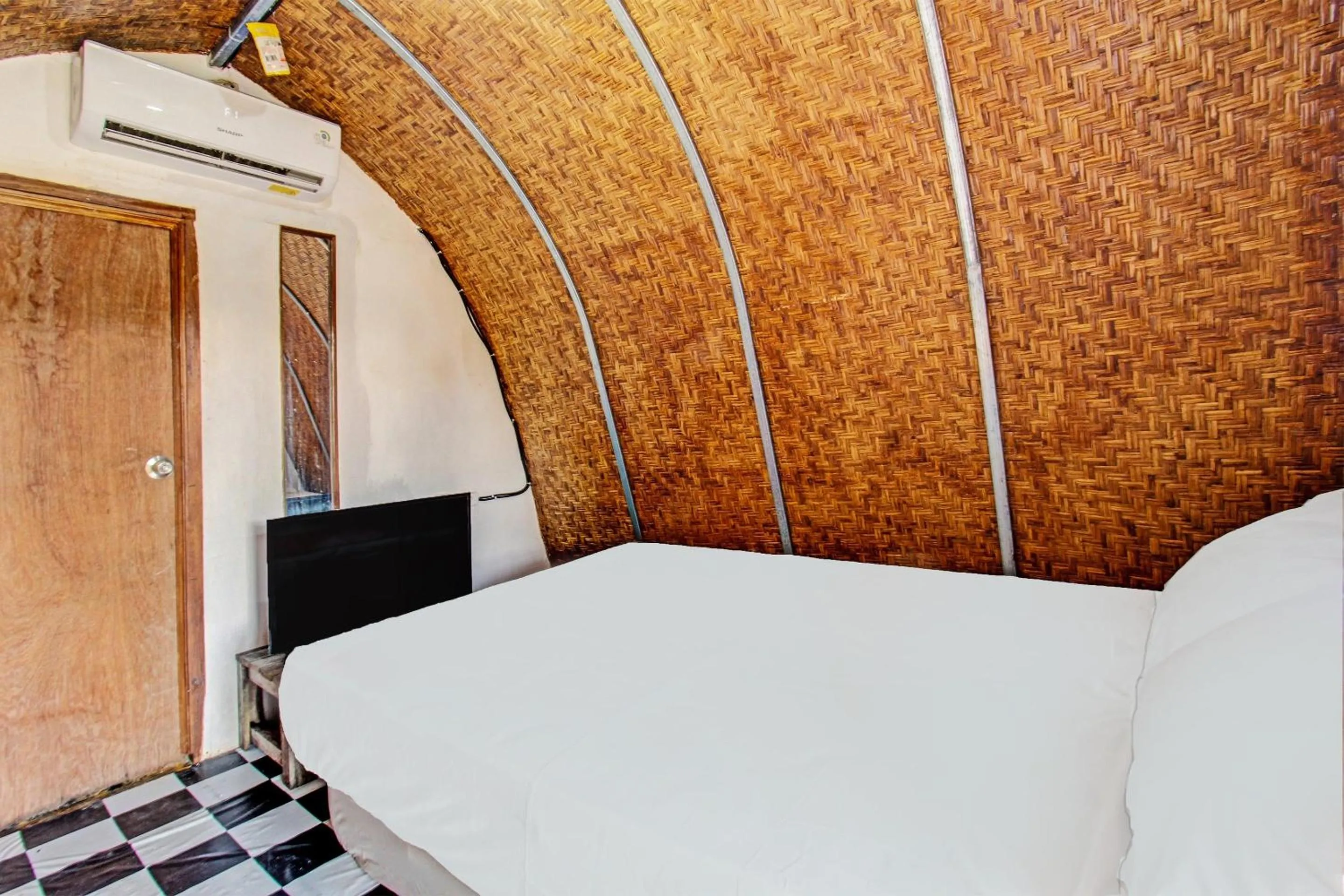 Bedroom, Bed in Hotel O Samalas Syariah Homestay Near SDN TANAK BEAK