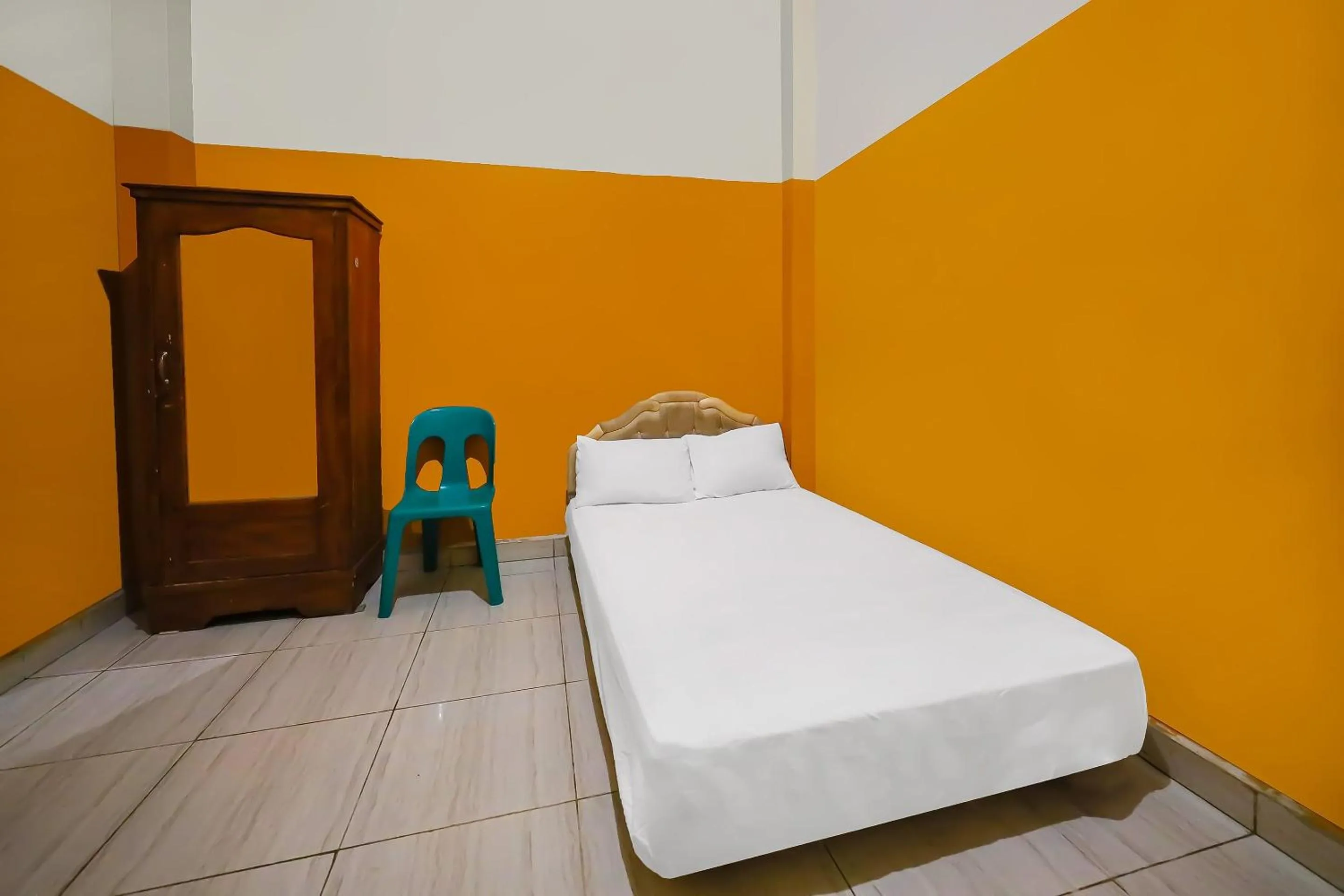 Bedroom, Bed in Hotel O Pondokan Tali Super