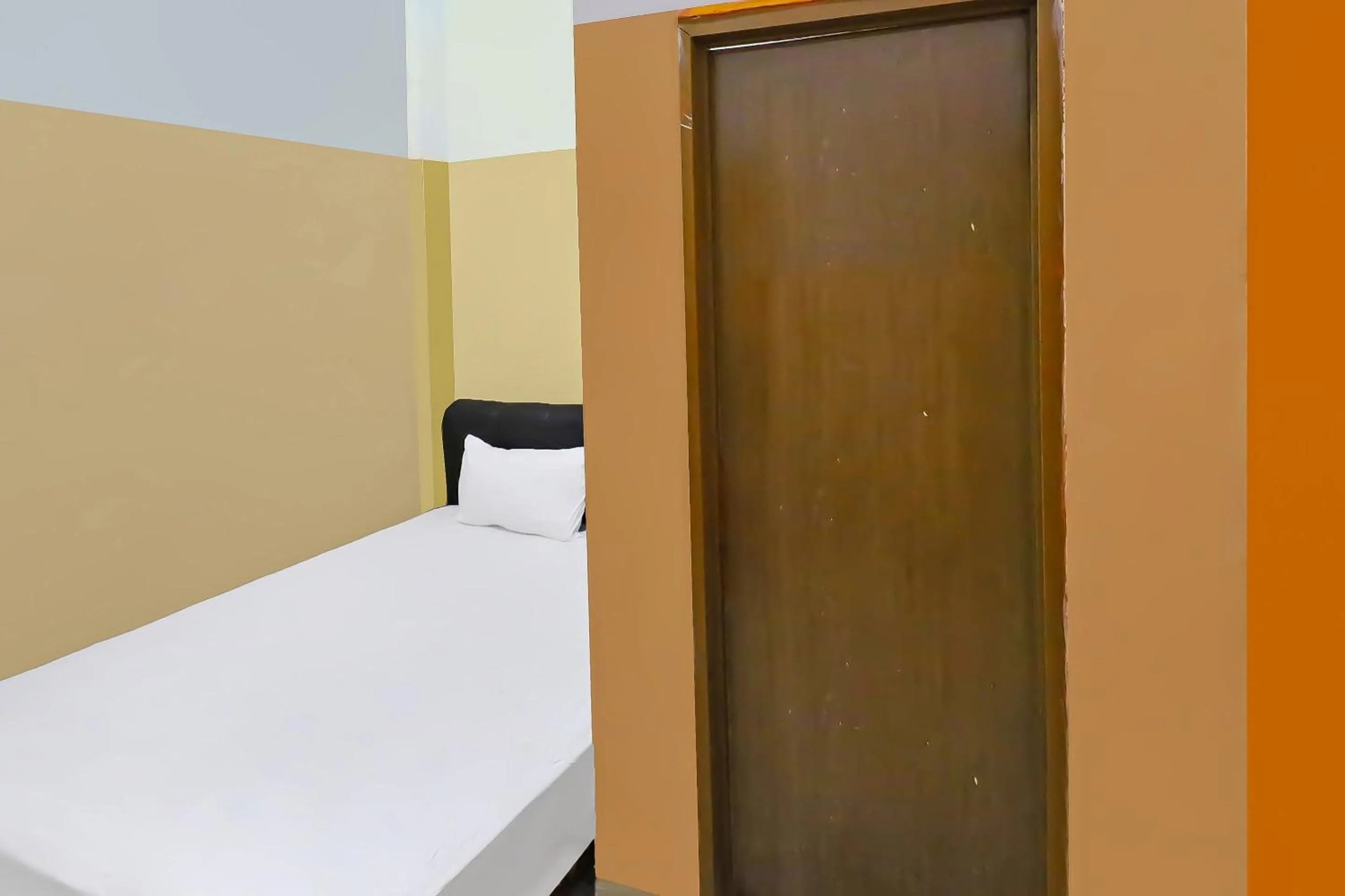 Bedroom, Bed in Hotel O Pondokan Tali Super