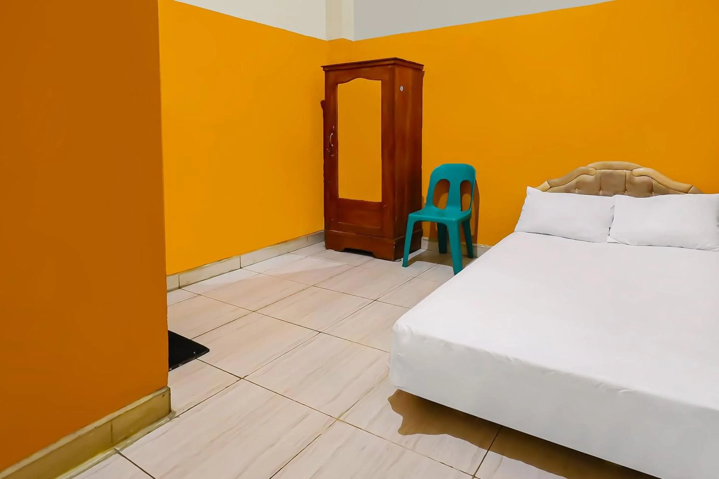 Bedroom, Bed in Hotel O Pondokan Tali Super