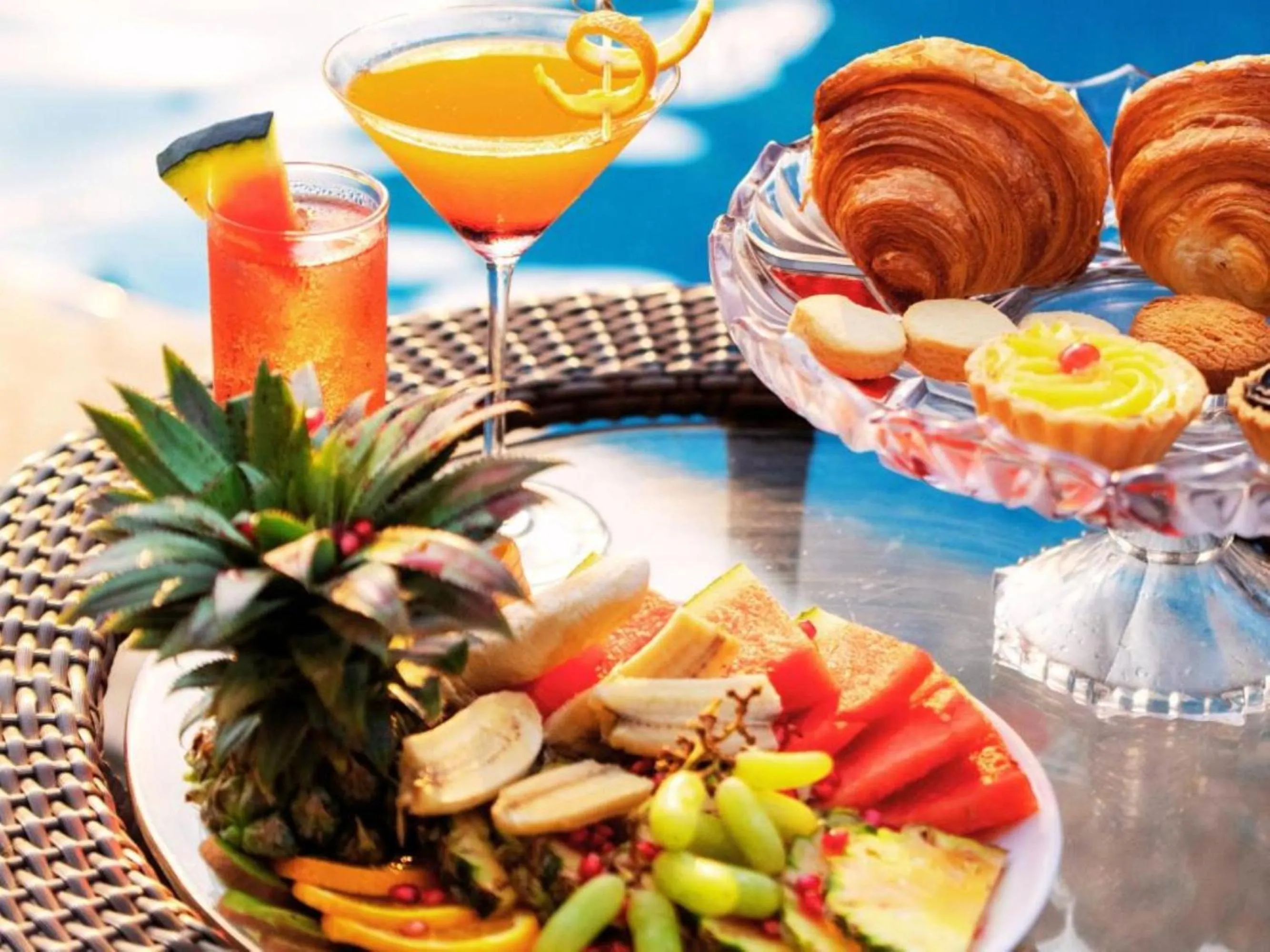 Food and drinks in Dallas Beach Resorts Ashvem Beach