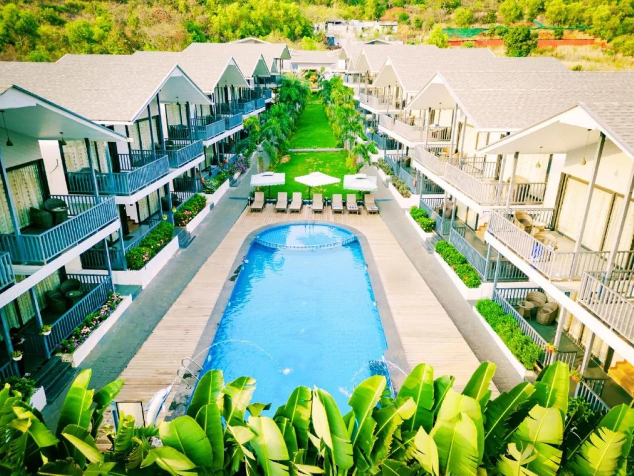 Garden in Dallas Beach Resorts Ashvem Beach