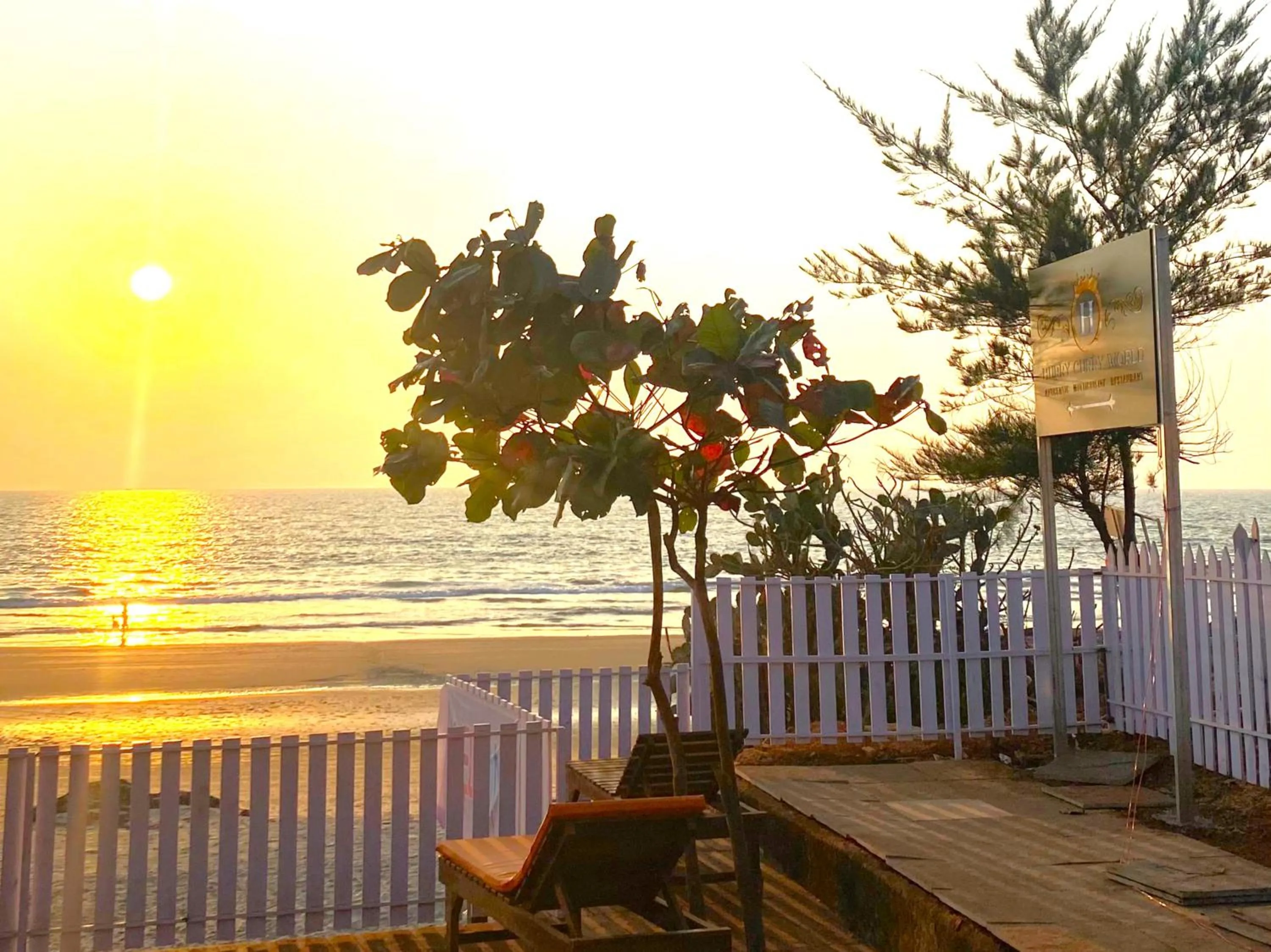 Restaurant/places to eat in Dallas Beach Resorts Ashvem Beach