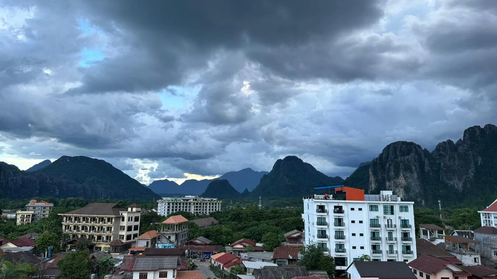 VANG VIENG TOPVIEW HOTEL