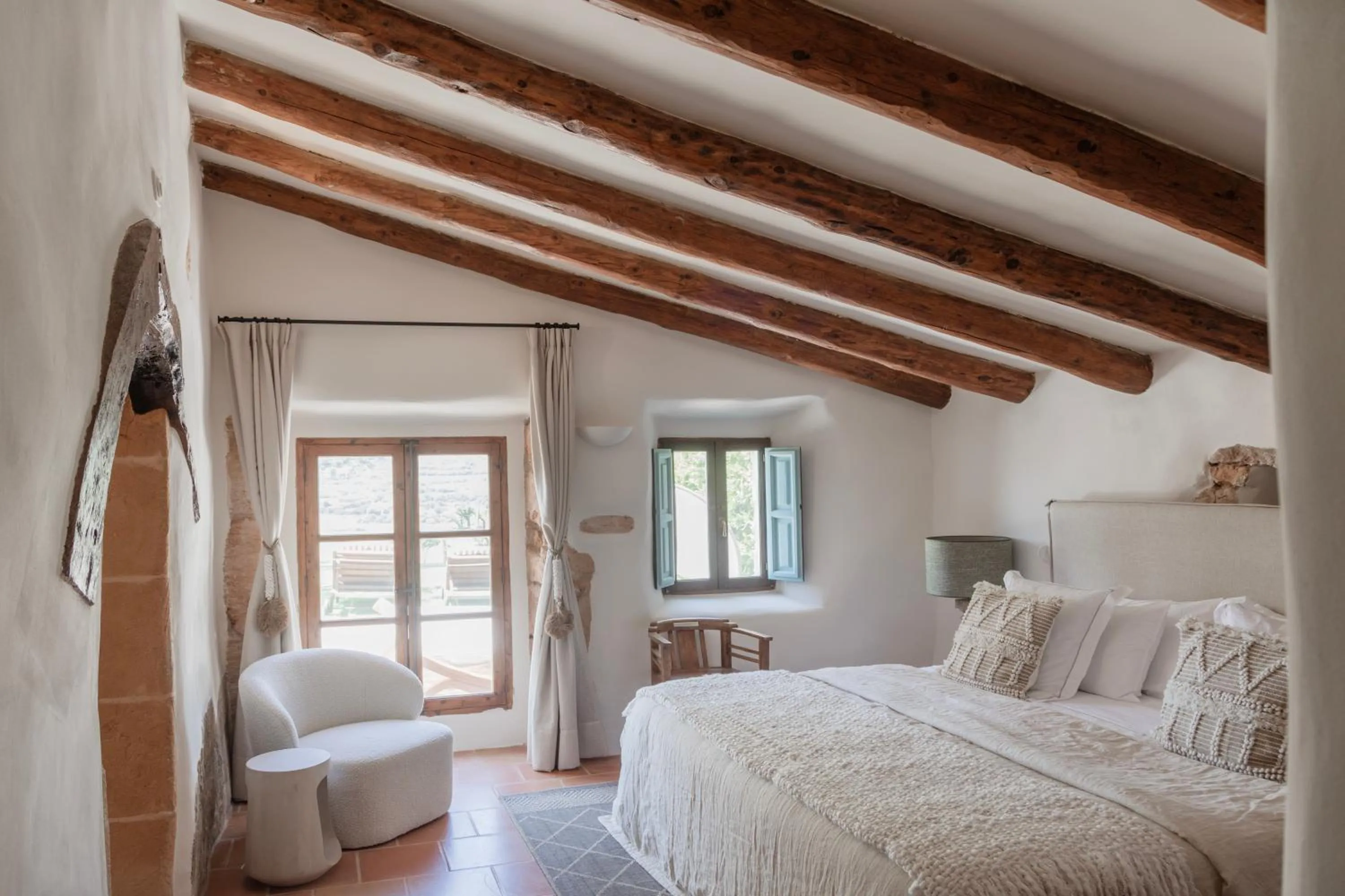 Bed in Reserva Rotana Golf Resort