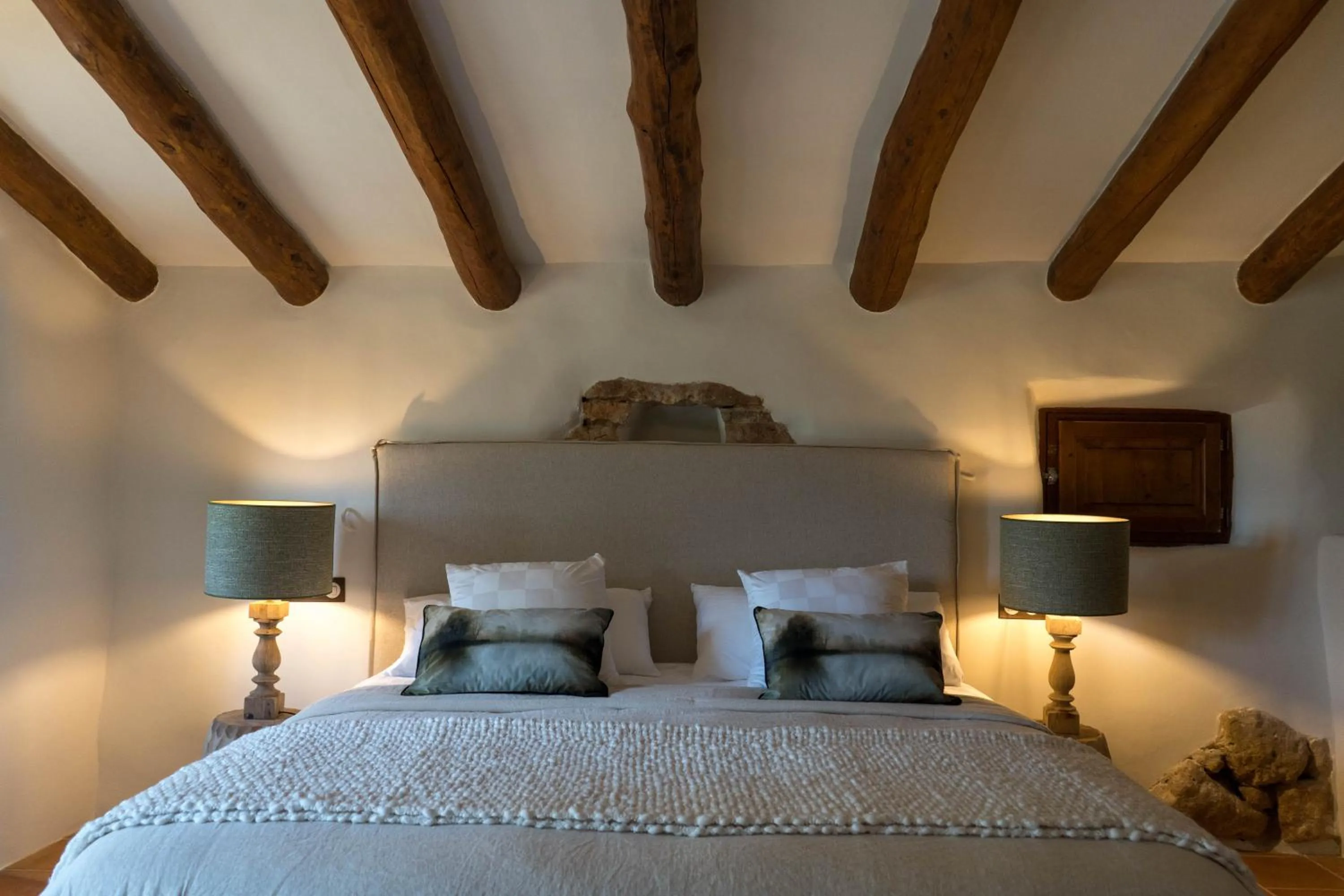 Bed in Reserva Rotana Golf Resort