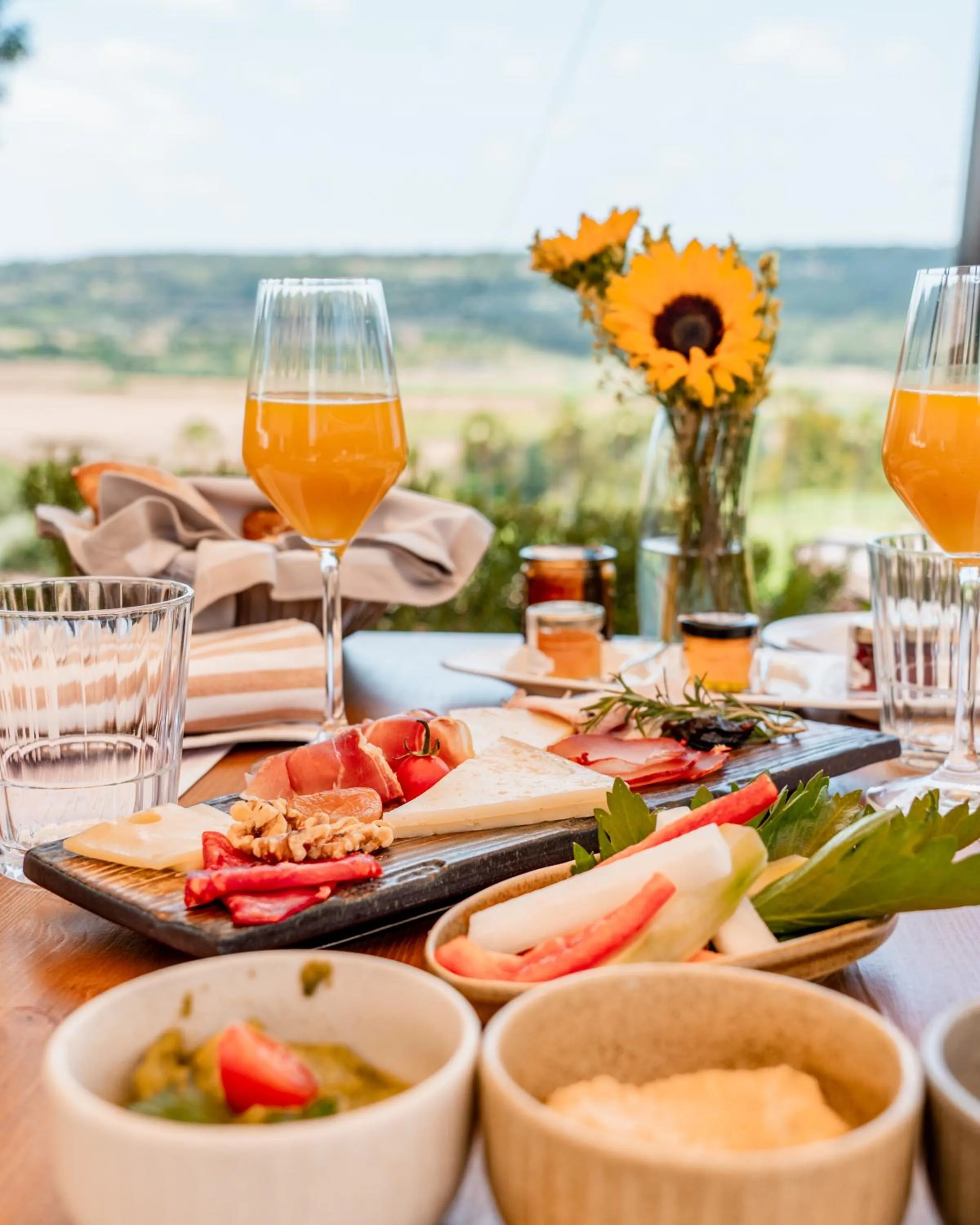 Restaurant/places to eat in Reserva Rotana Golf Resort