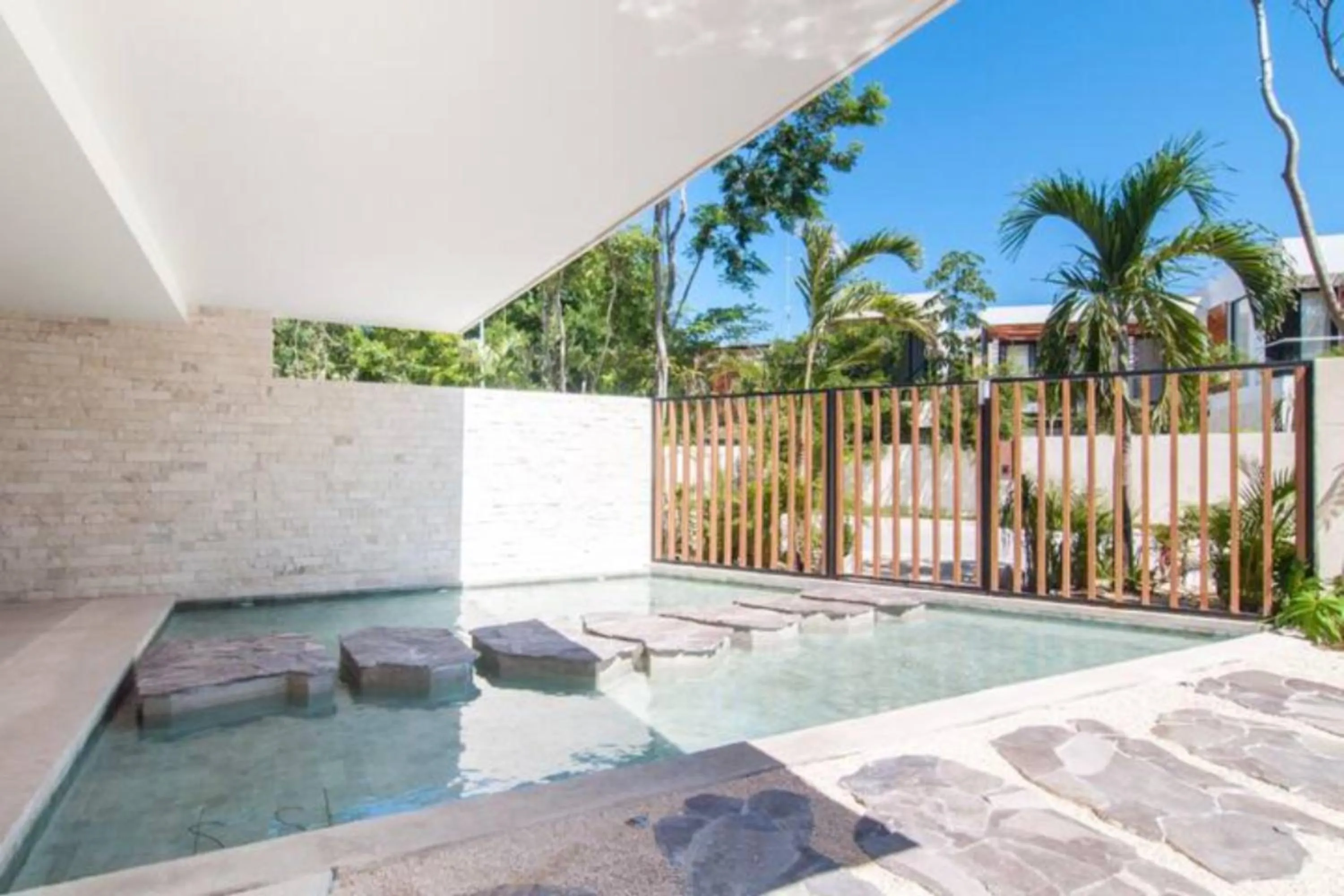 Day in Spectacular Apartment Quiet Area Pool & Gym PURE 301