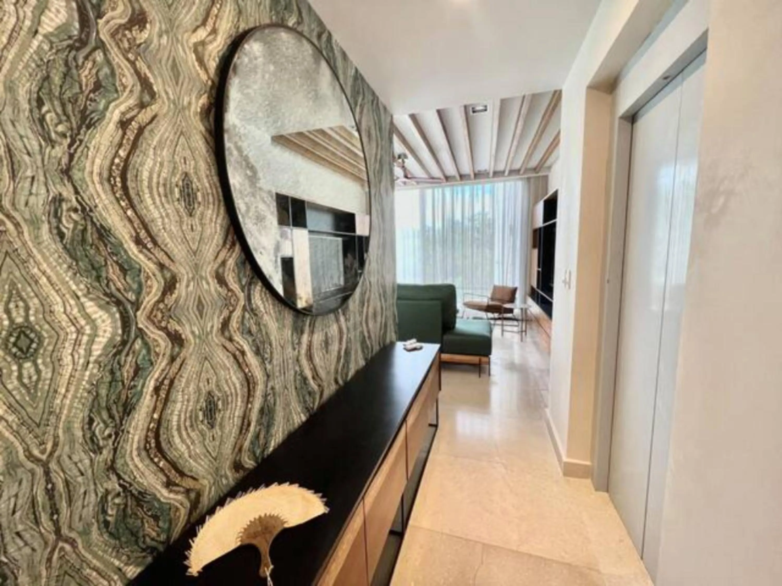 hair dresser in Spectacular Apartment Quiet Area Pool & Gym PURE 301