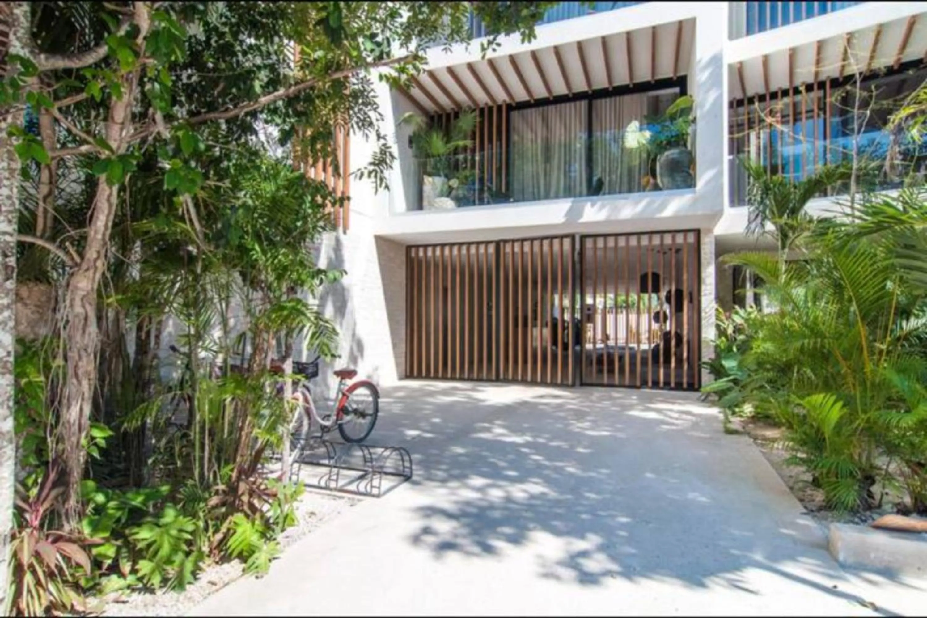 Property building in Spectacular Apartment Quiet Area Pool & Gym PURE 301