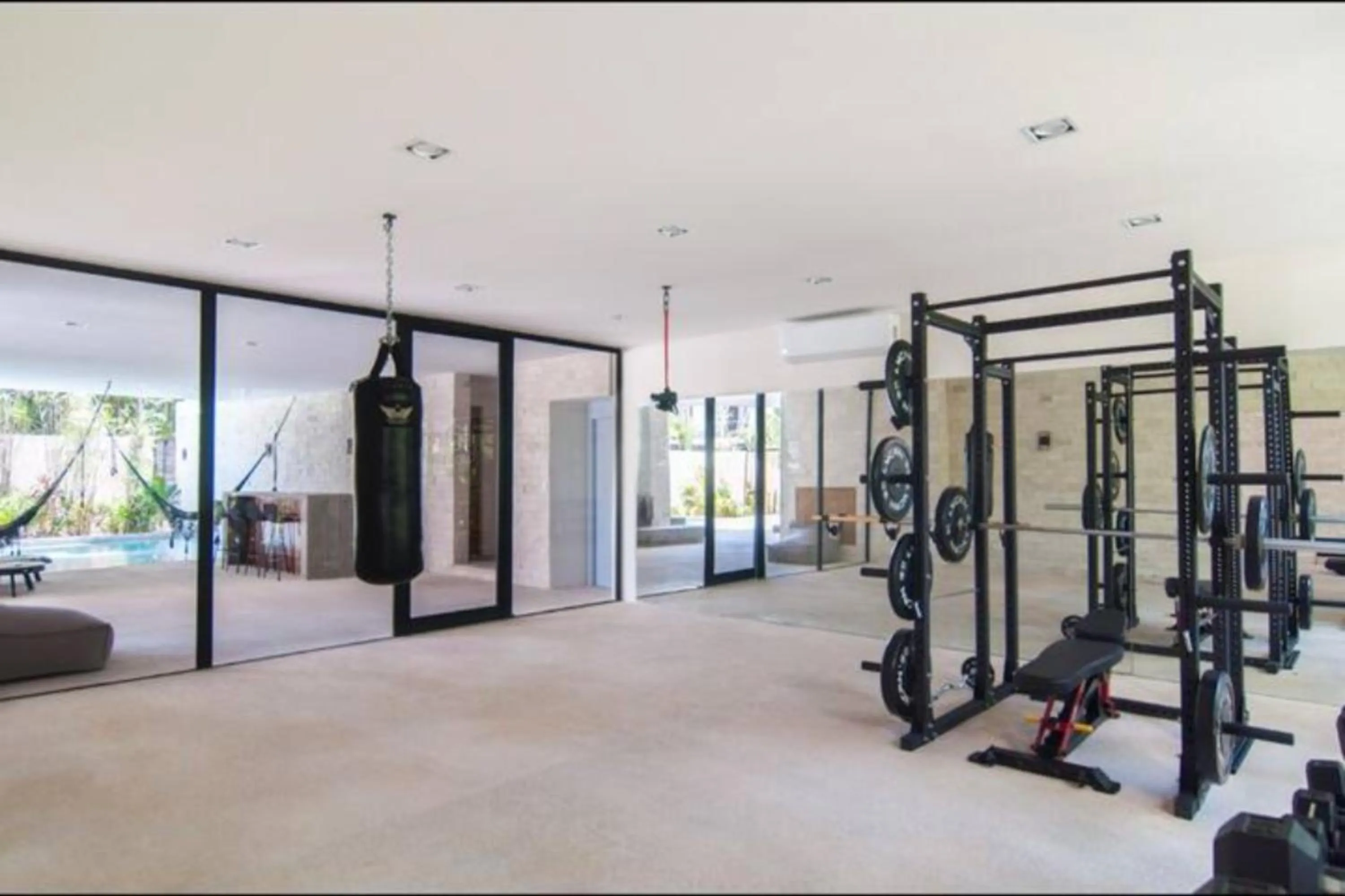 Fitness centre/facilities in Spectacular Apartment Quiet Area Pool & Gym PURE 301