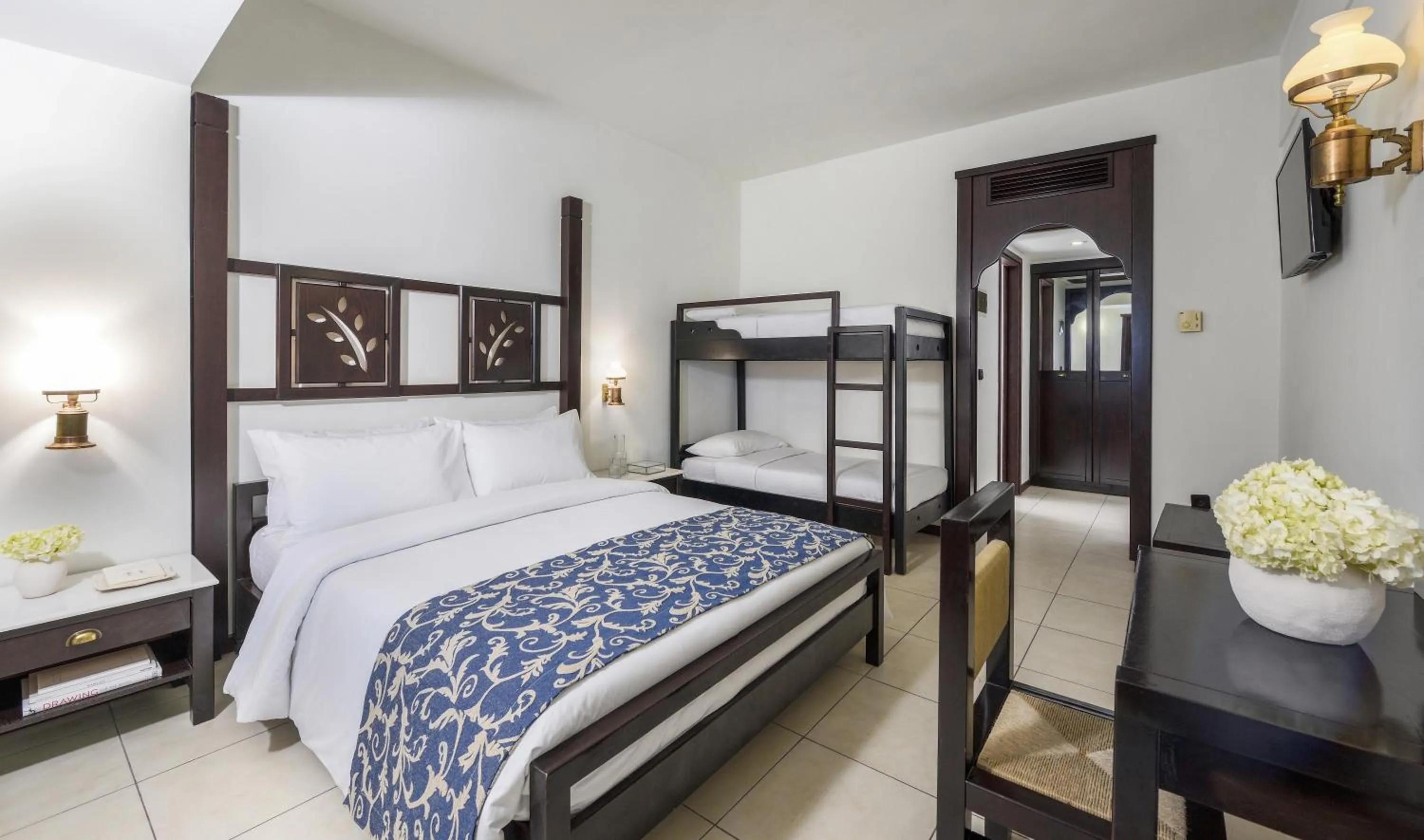 bunk bed in Simantro Resort