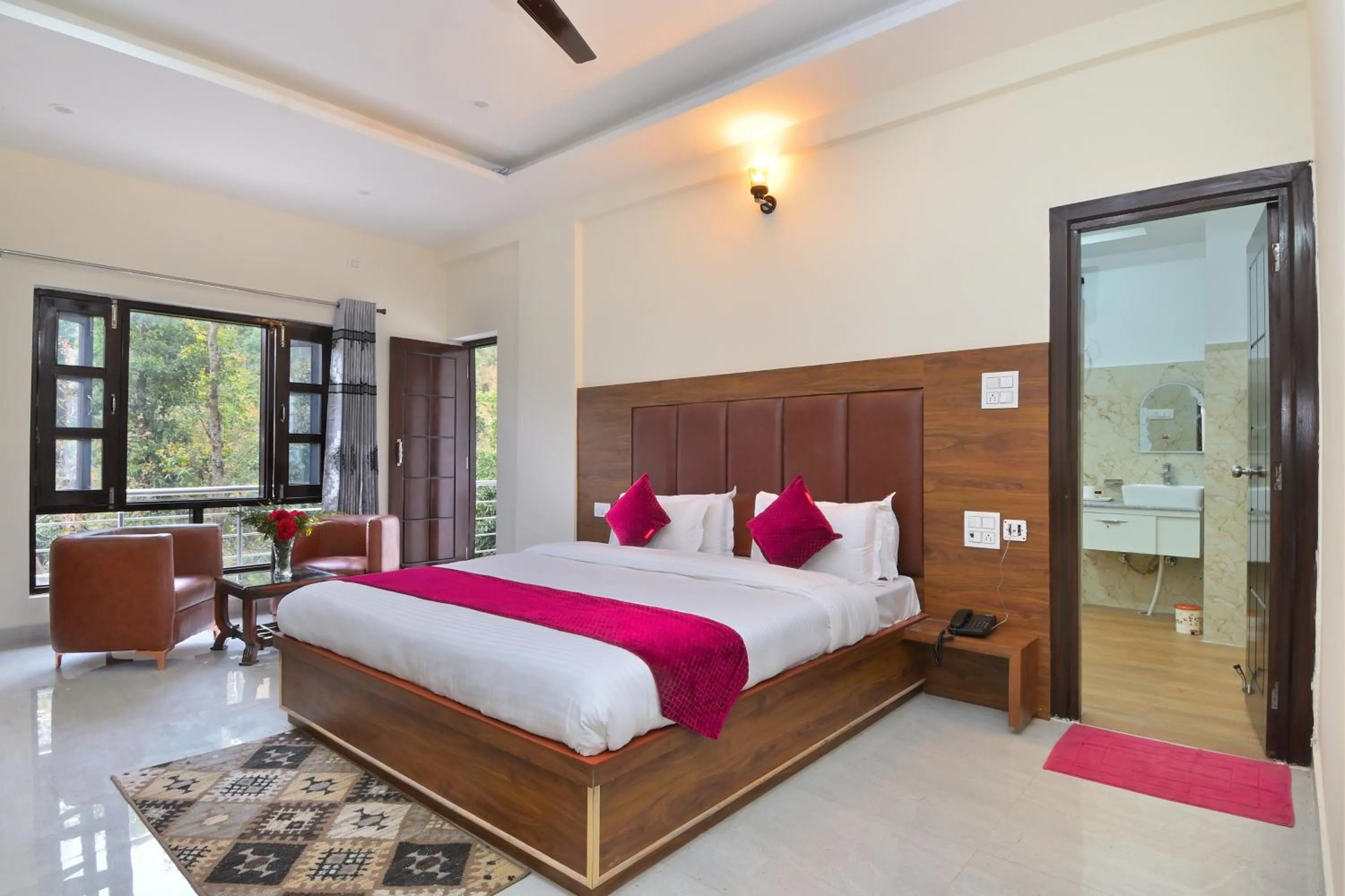 Bedroom, Bed in LA Riqueza Dhanolti View - Mountain View Rooms - Near to Eco Park & Surkanda Devi Temple