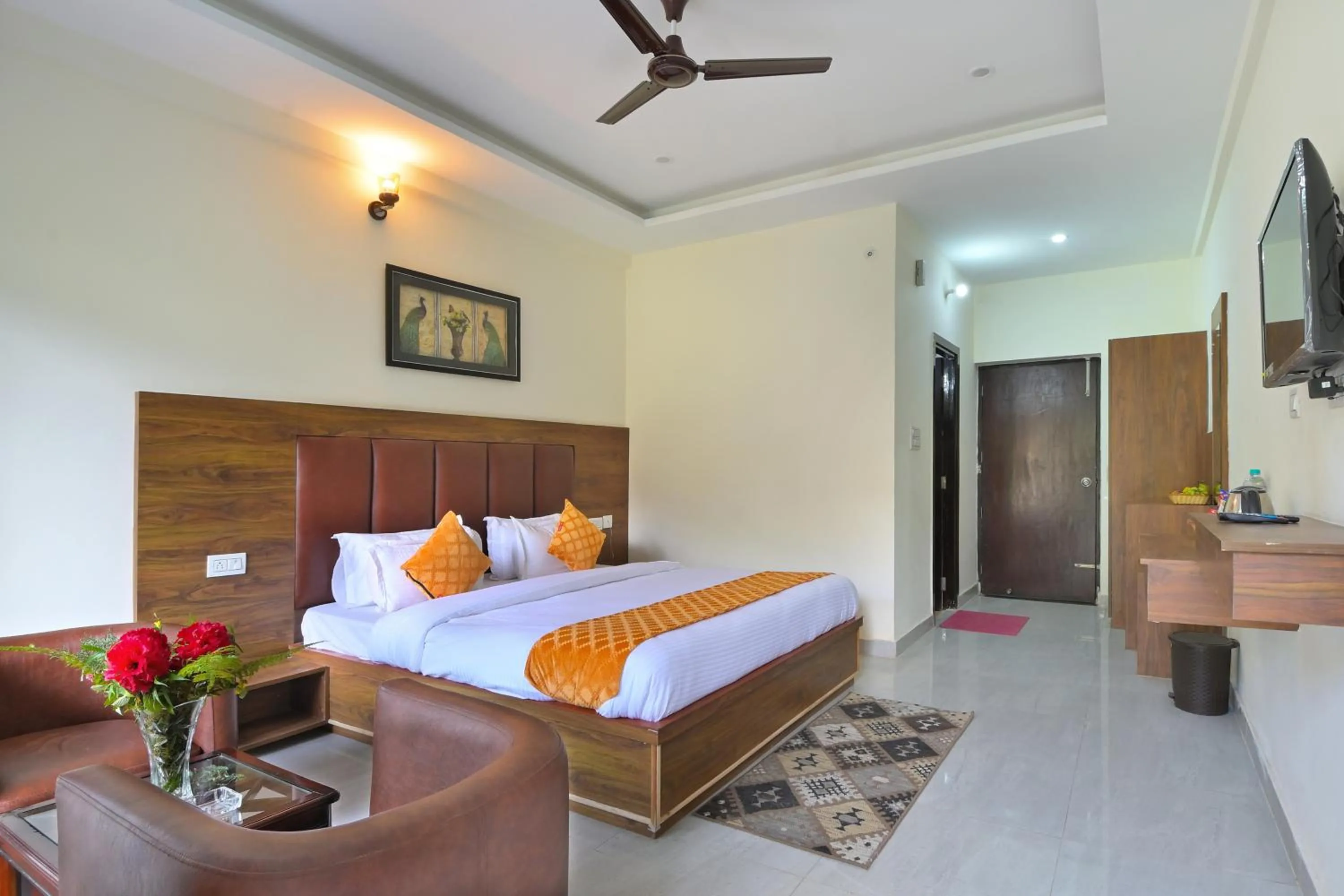 Bedroom, Bed in LA Riqueza Dhanolti View - Mountain View Rooms - Near to Eco Park & Surkanda Devi Temple