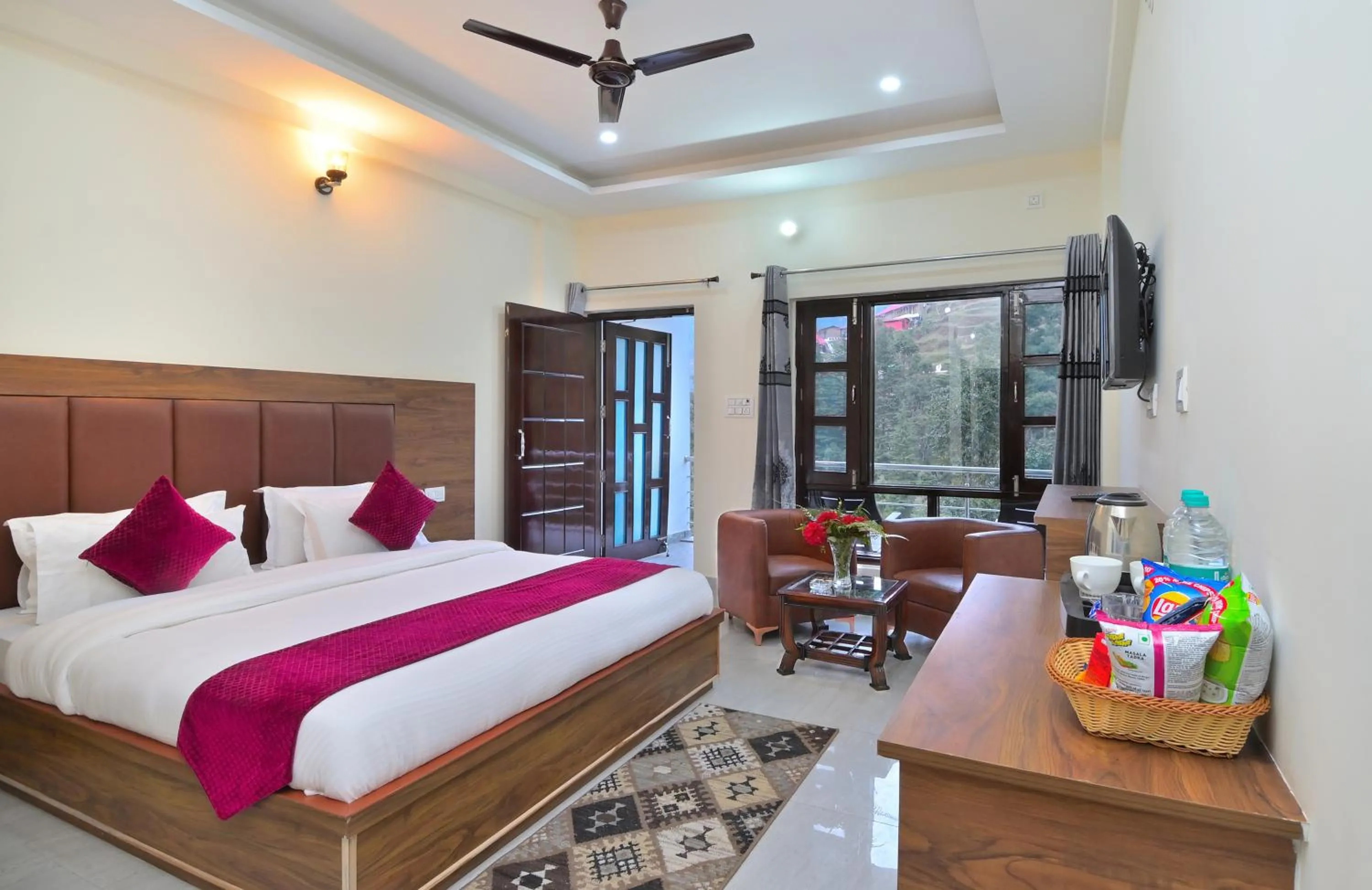 Bedroom, Bed in LA Riqueza Dhanolti View - Mountain View Rooms - Near to Eco Park & Surkanda Devi Temple