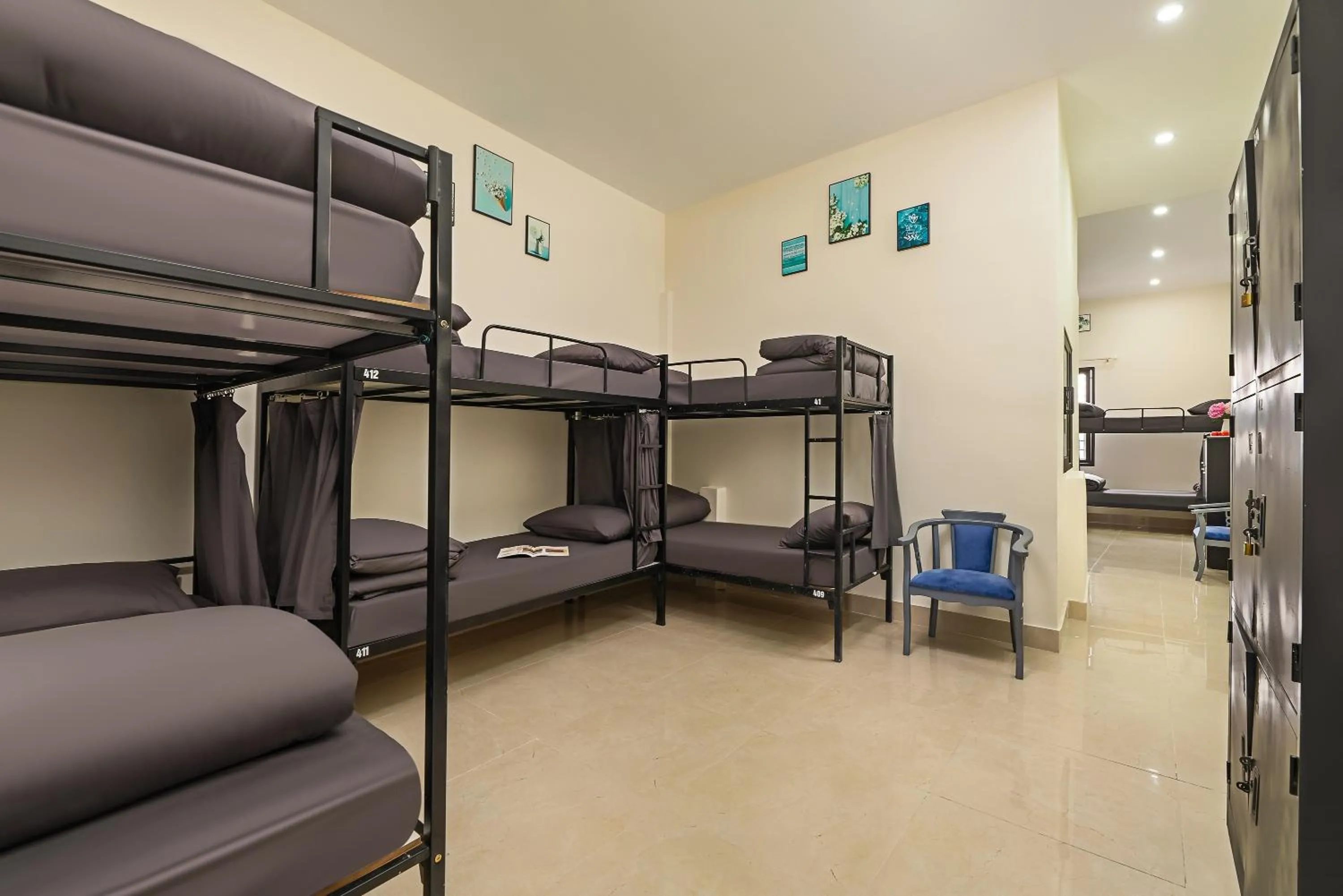 Bed in Queen Cafe Hotel & Pub