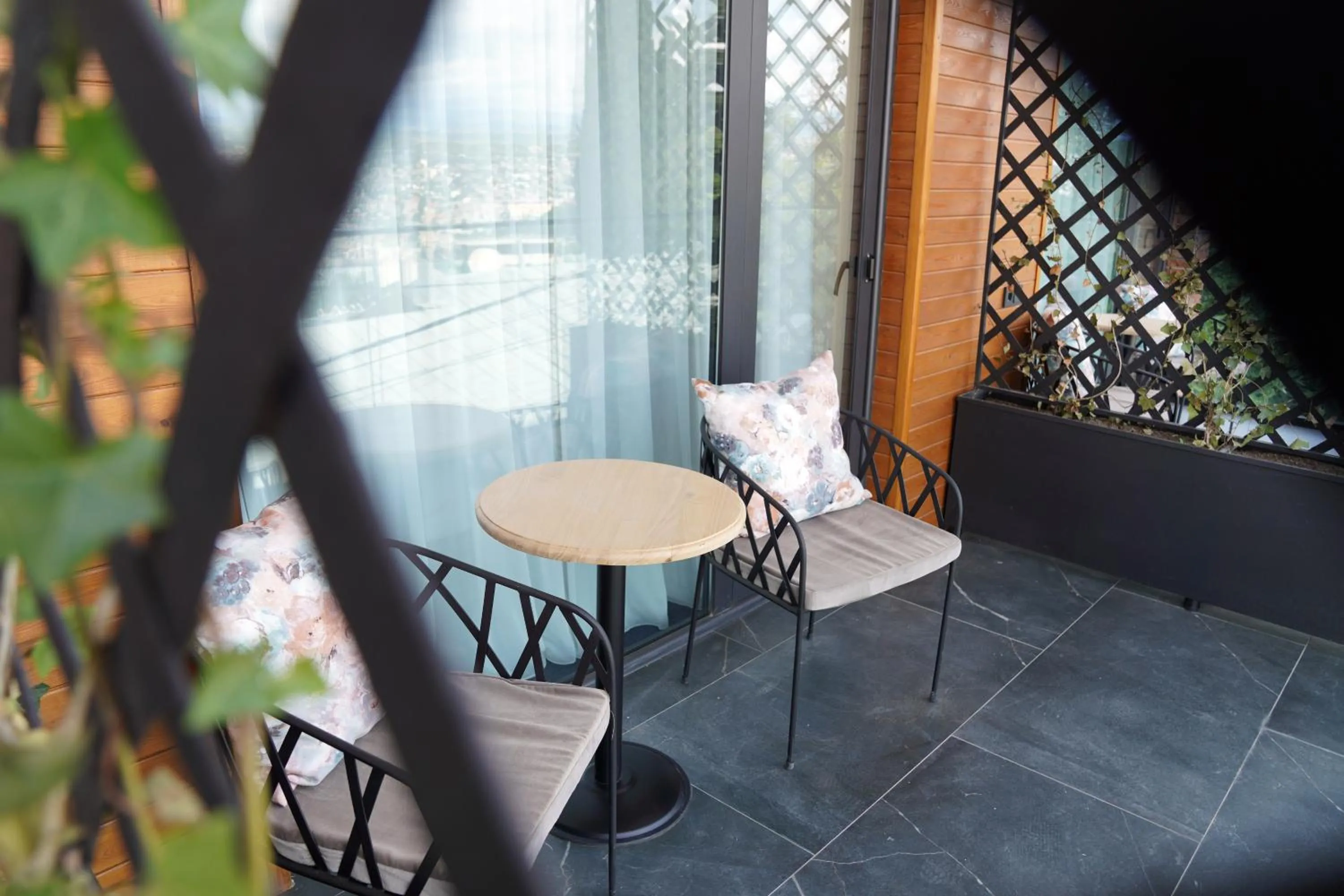 Patio in Hotel Tiflisi Inn