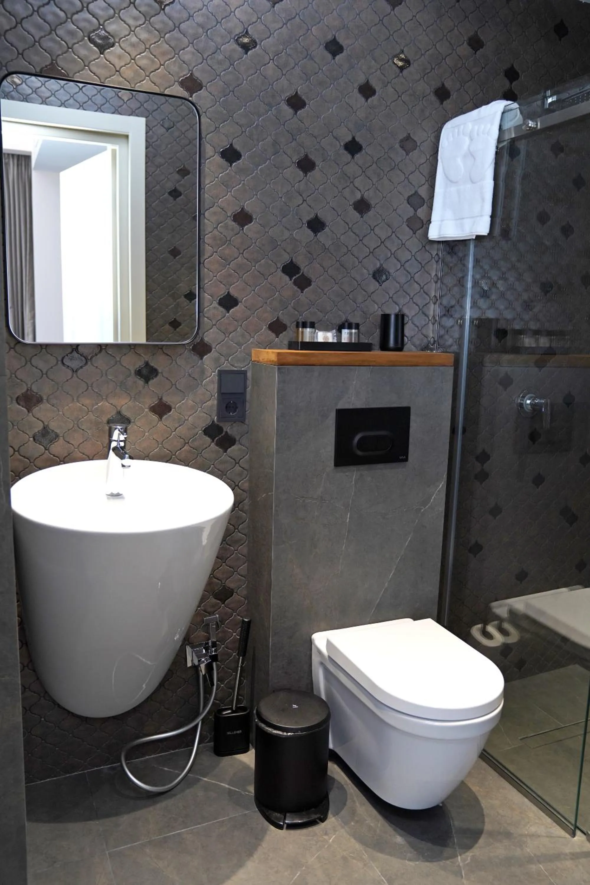 Toilet in Hotel Tiflisi Inn