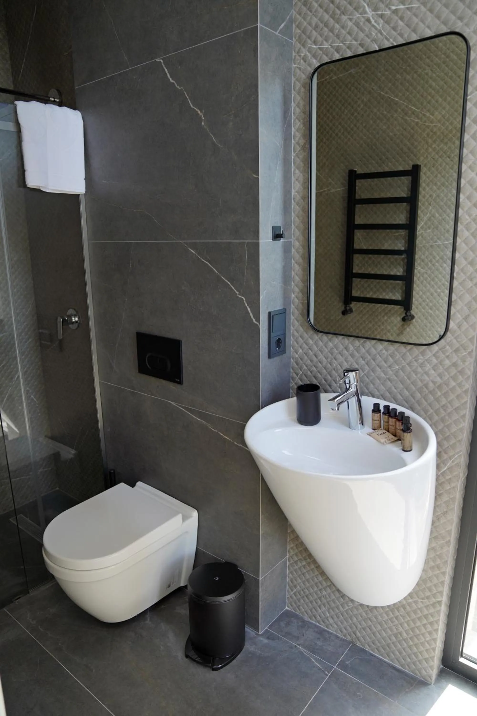 Shower in Hotel Tiflisi Inn