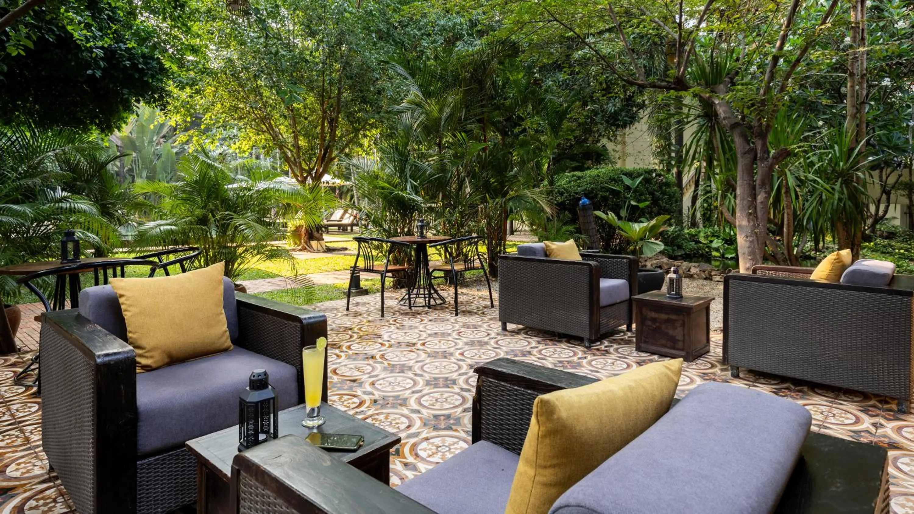 Garden in Pavillon d'Orient Boutique Hotel