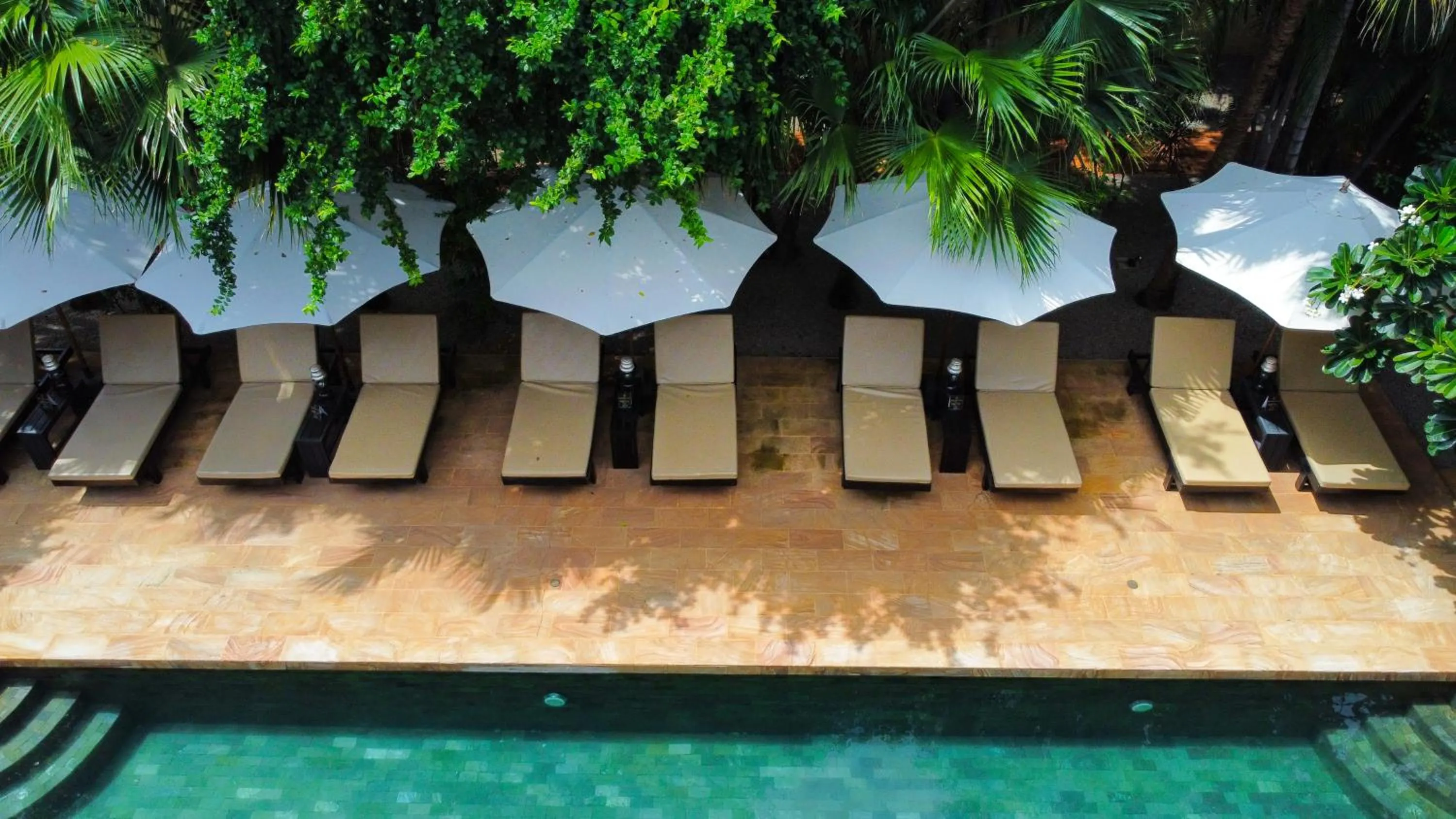 Swimming pool in Pavillon d'Orient Boutique Hotel