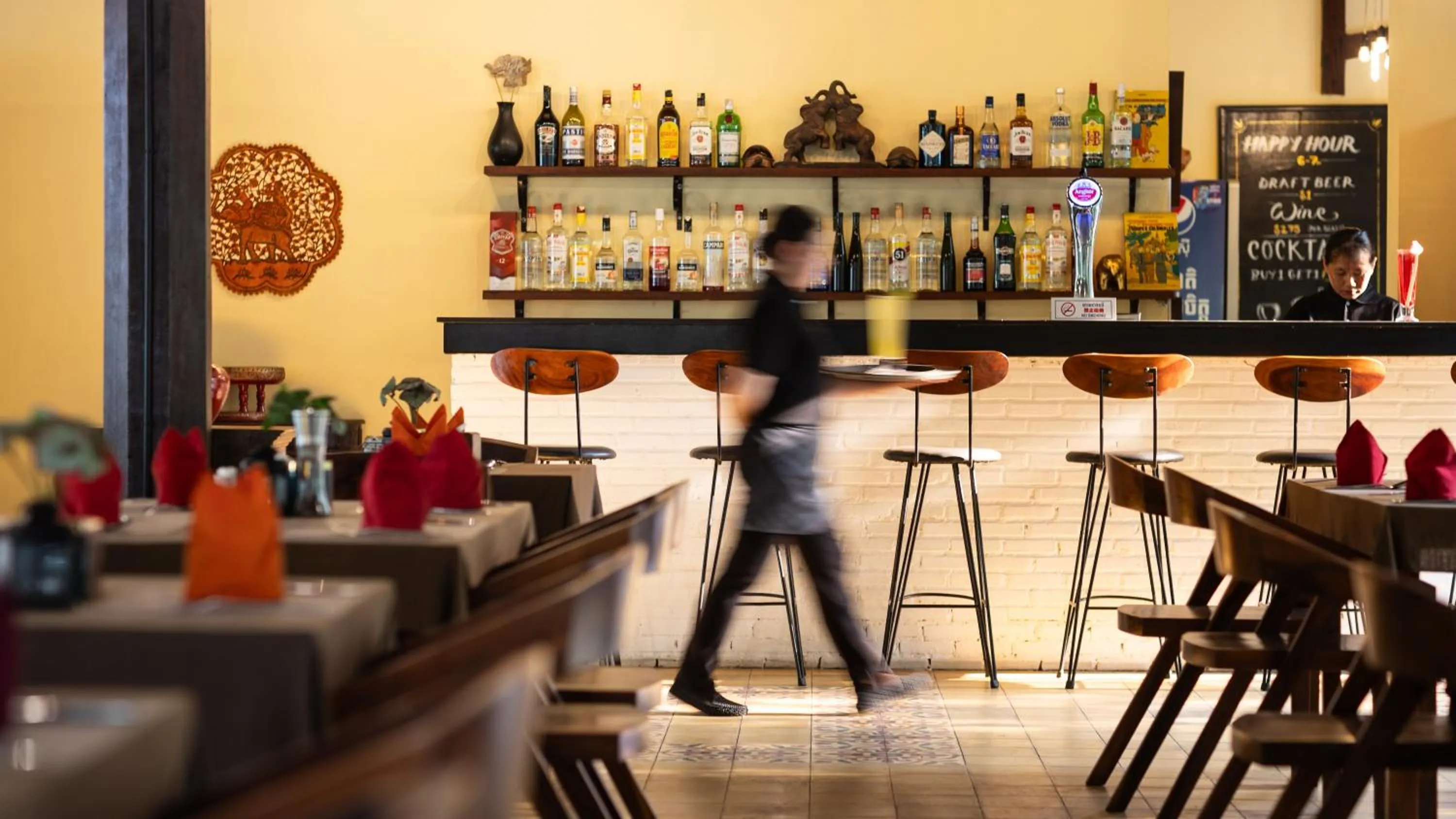 Restaurant/places to eat in Pavillon d'Orient Boutique Hotel