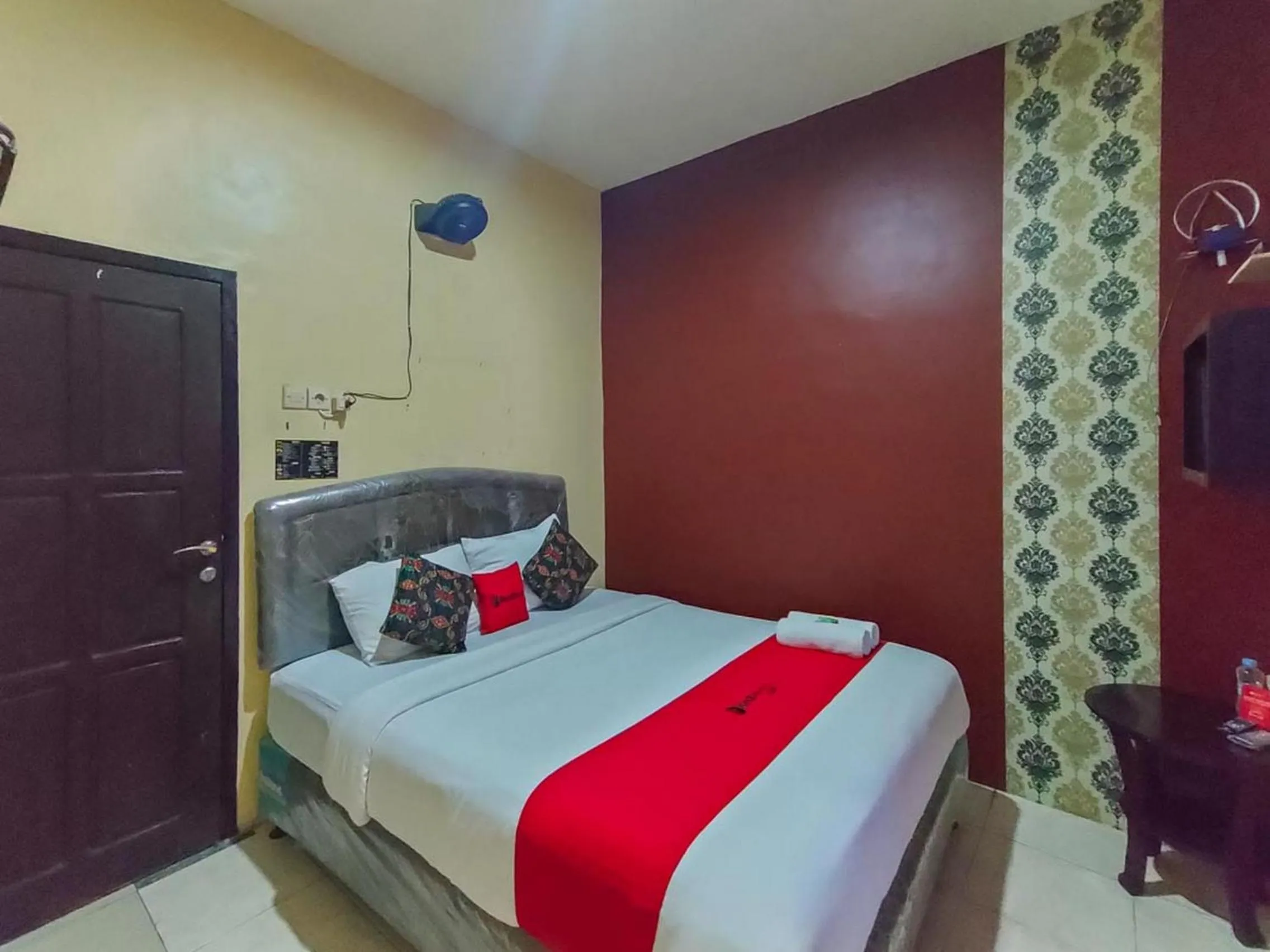 Double Room in RedDoorz at Pacet Mojokerto
