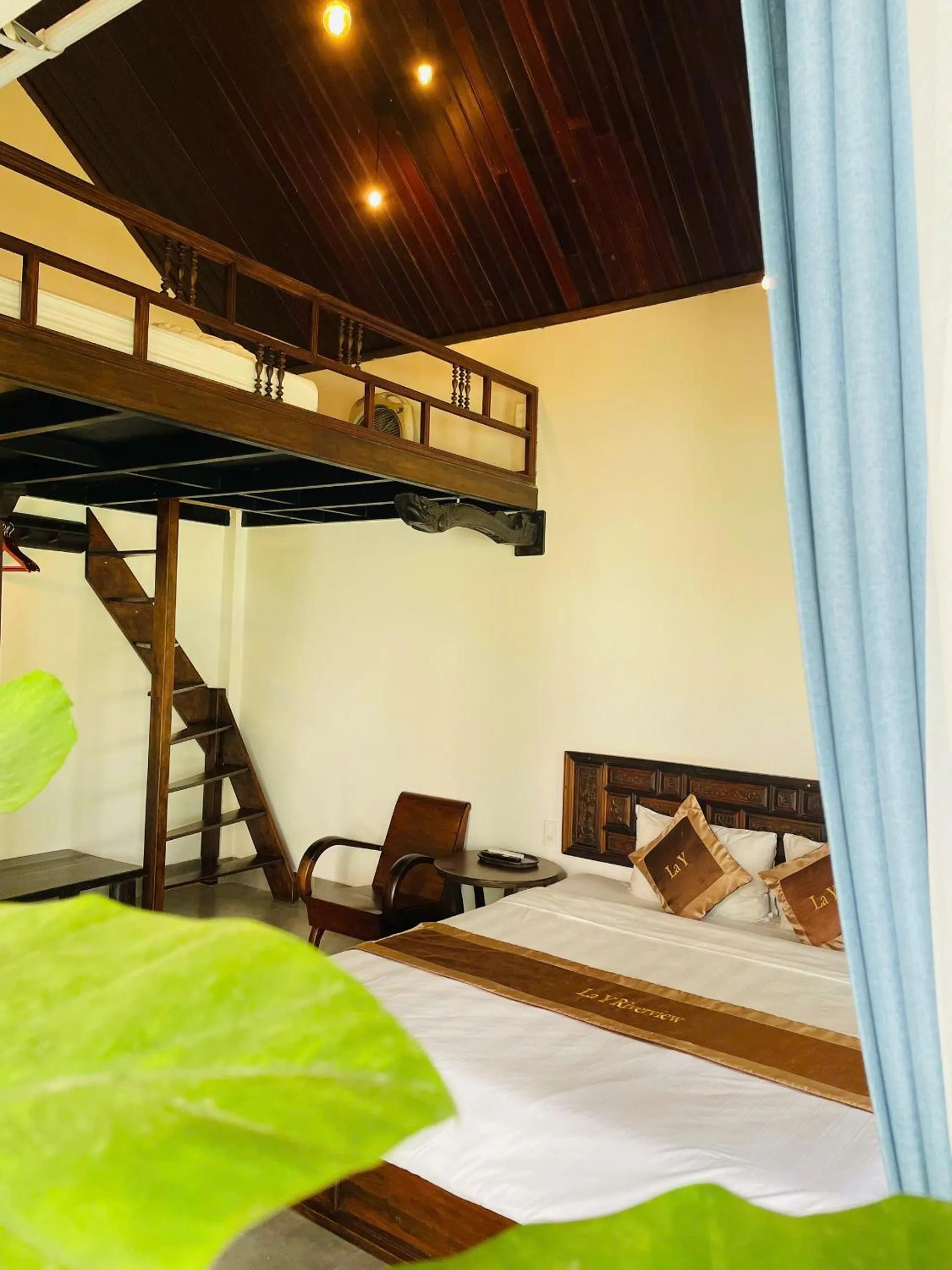 Bed in La Y Riverview