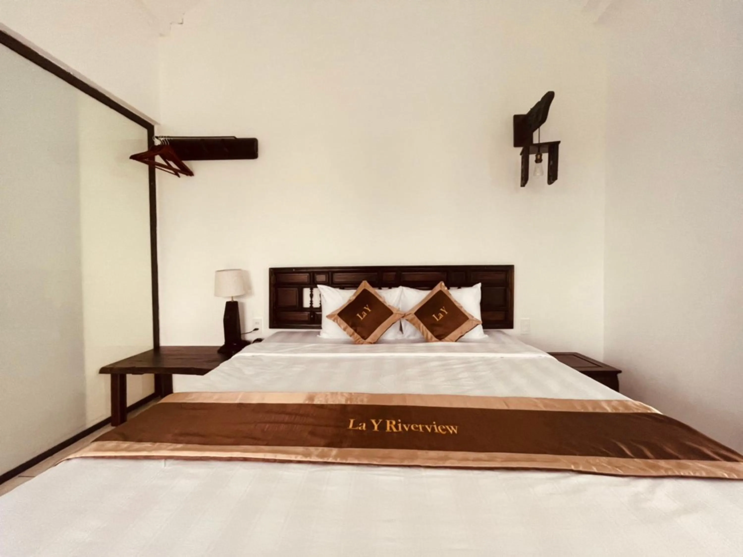 Bed in La Y Riverview