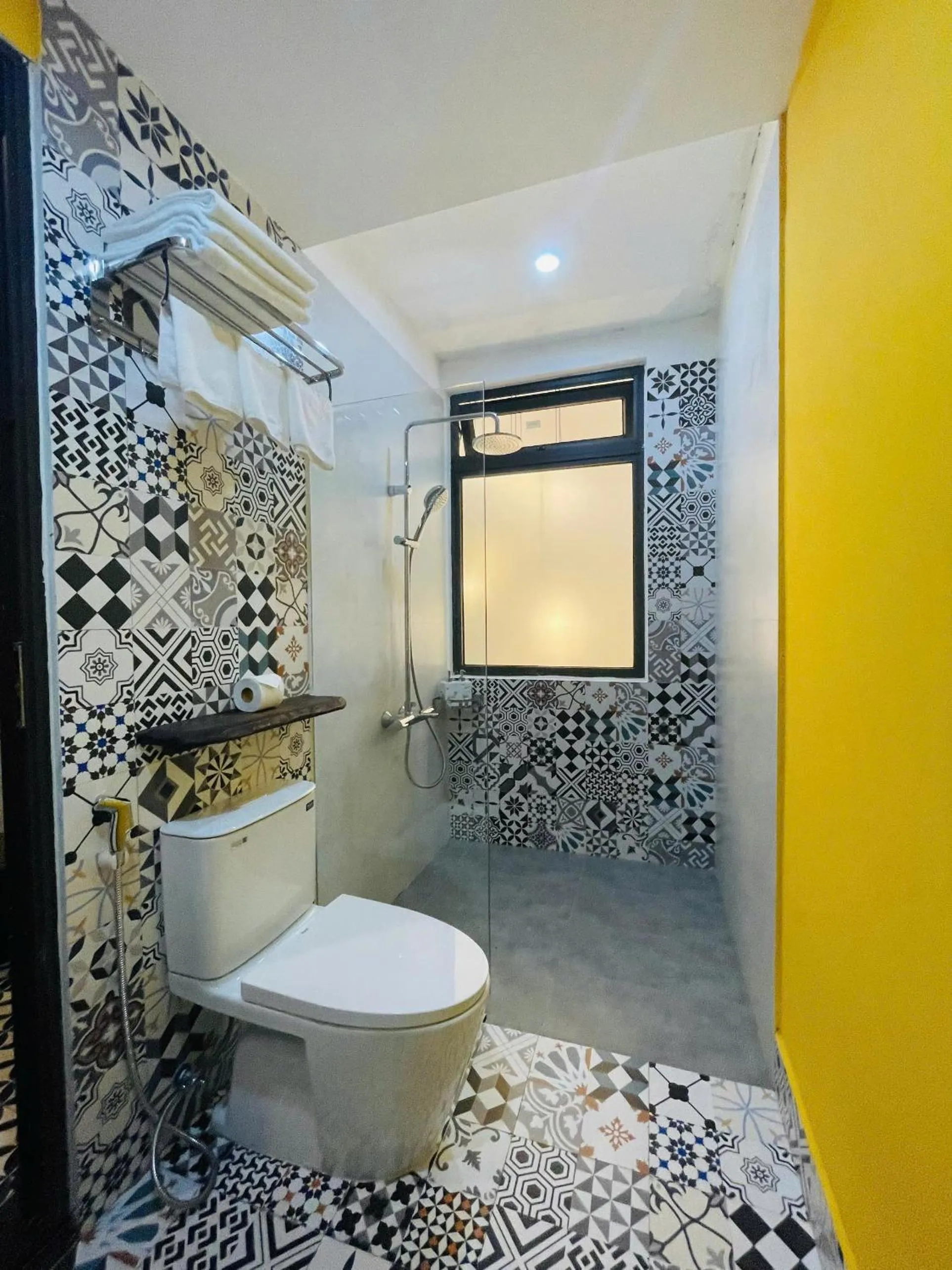 Toilet in La Y Riverview