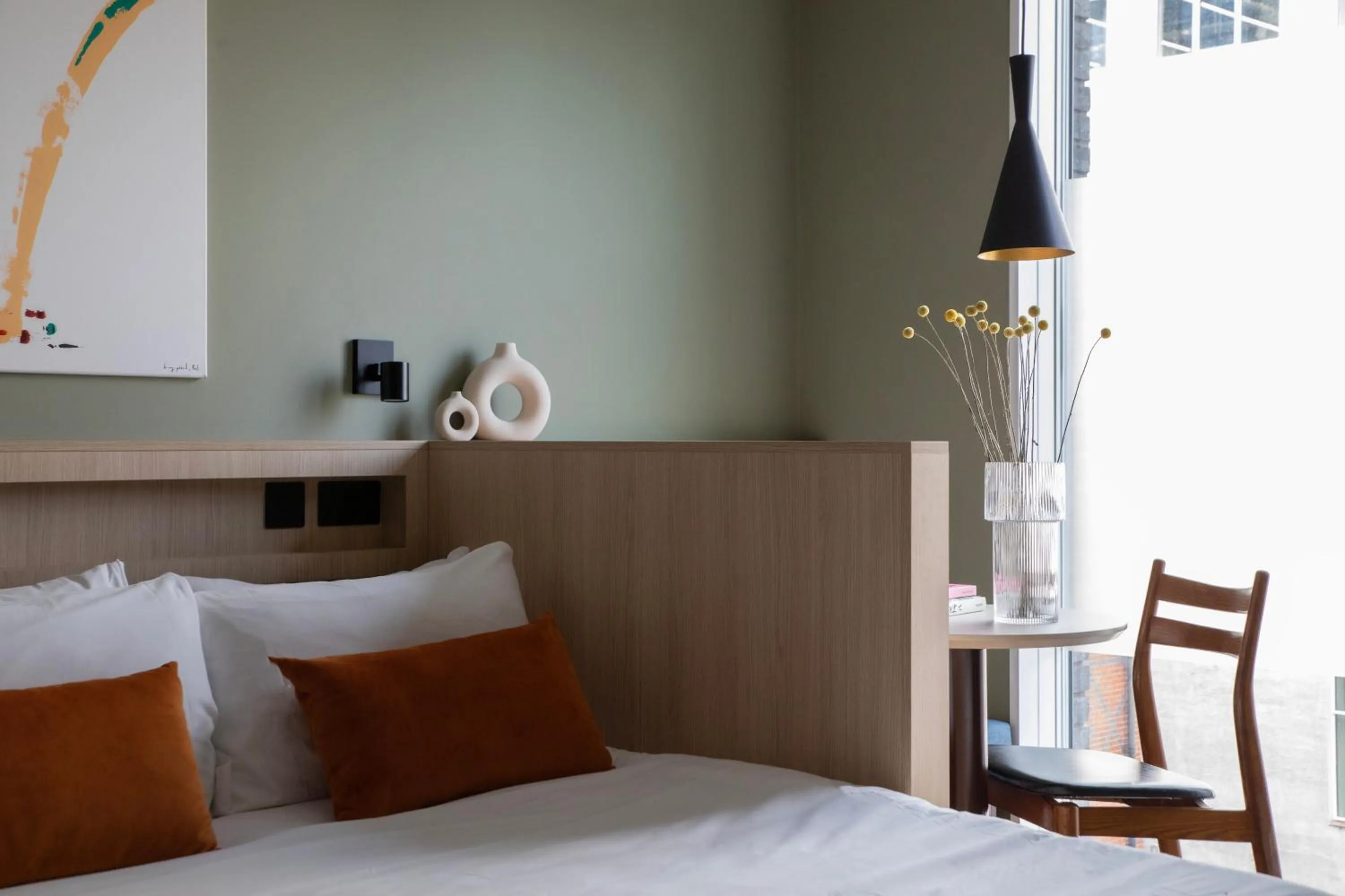 Photo of the whole room, Bed in Bob W London Tower Hill - Studios