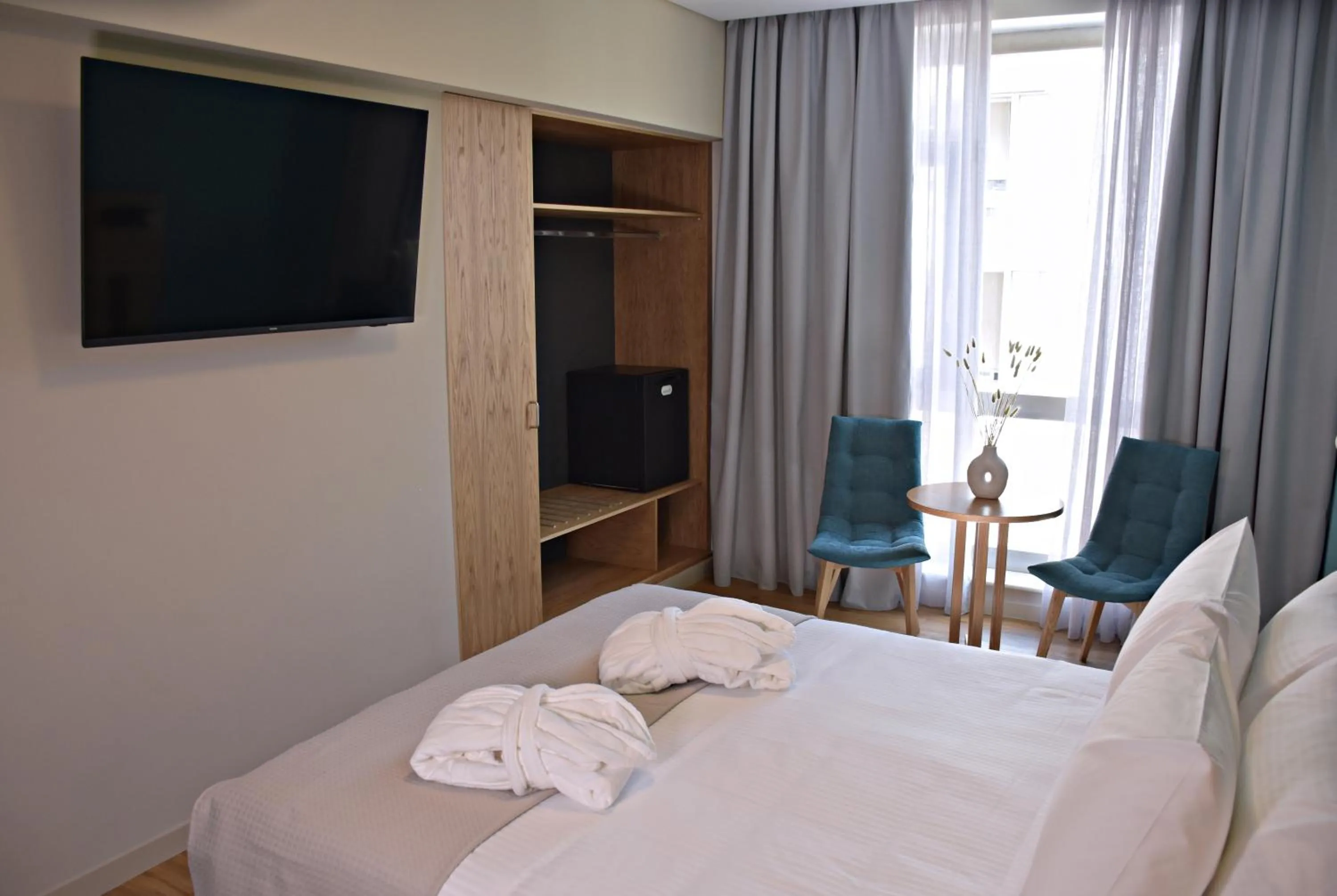 TV and multimedia, Bed in Arethusa Hotel Athens