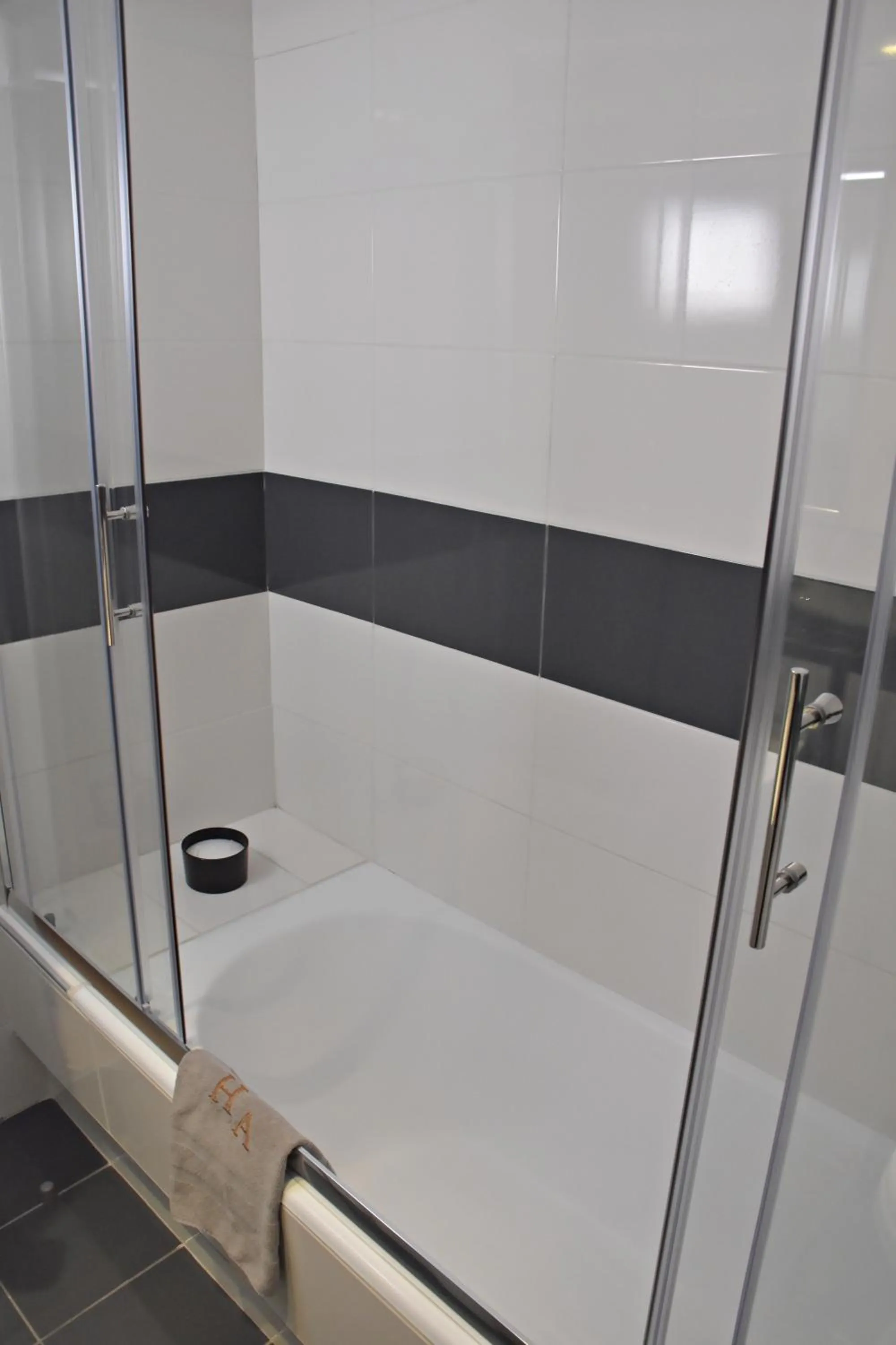 Bathroom in Arethusa Hotel Athens