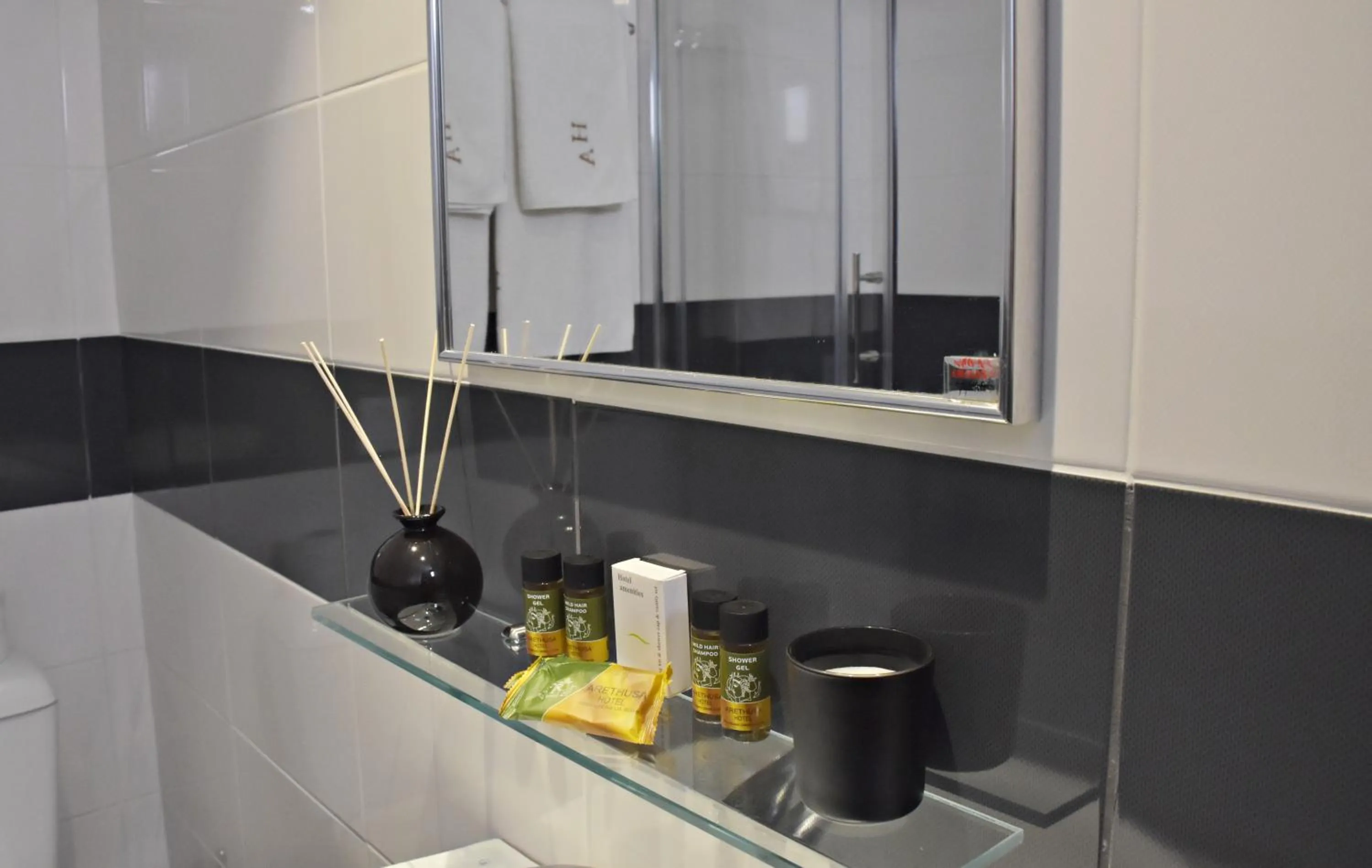 Bathroom in Arethusa Hotel Athens