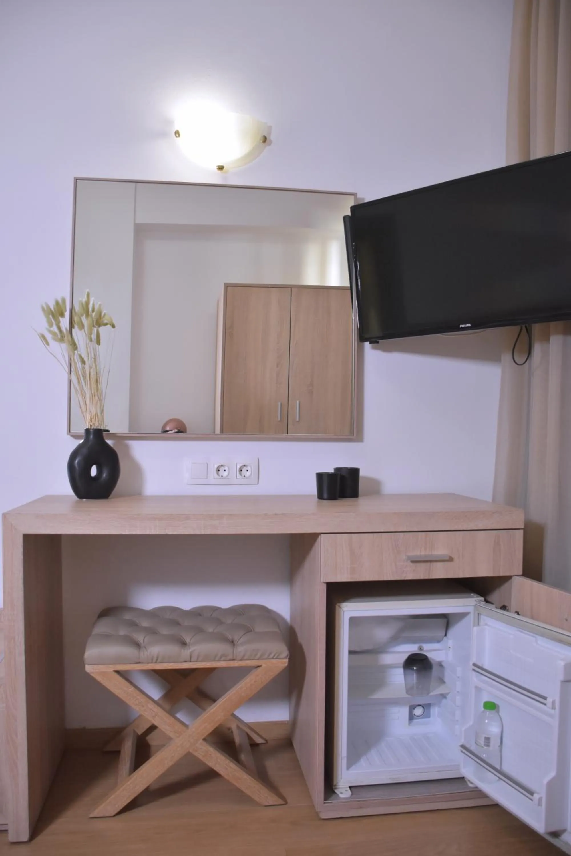 TV and multimedia in Arethusa Hotel Athens